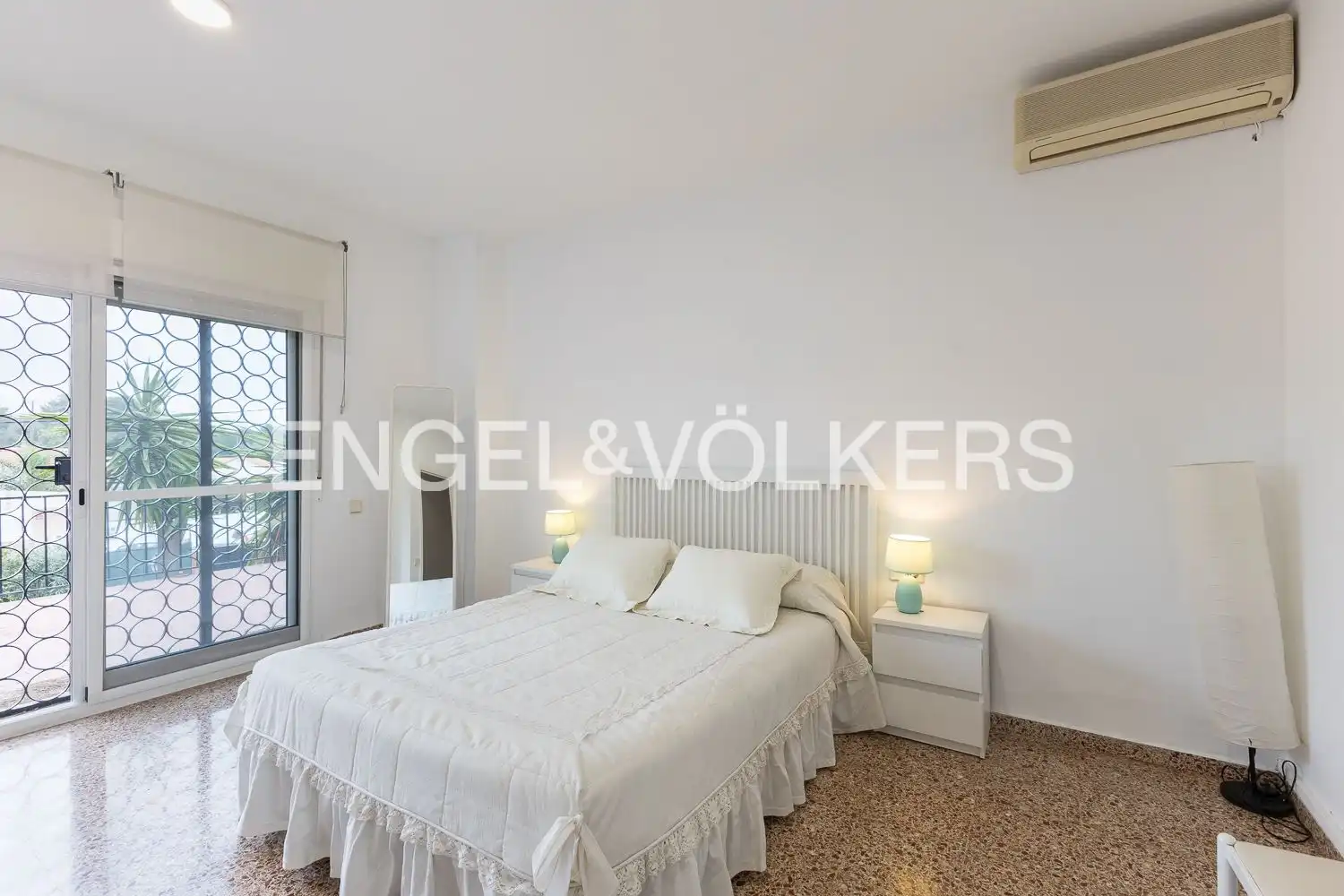 Habitación de Casa o chalet en venta en Paterna con Calefacción, Jardín privado y Terraza