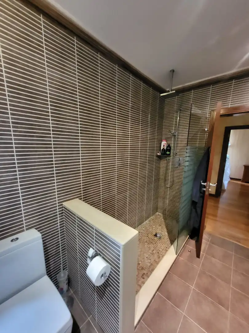 Bany de Casa o xalet en venda en Nigrán amb Aire condicionat, Calefacció i Jardí privat
