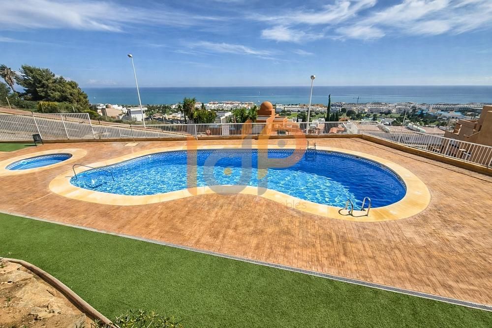 Piscina de Apartament en venda en Huércal-Overa amb Aire condicionat, Terrassa i Piscina comunitària