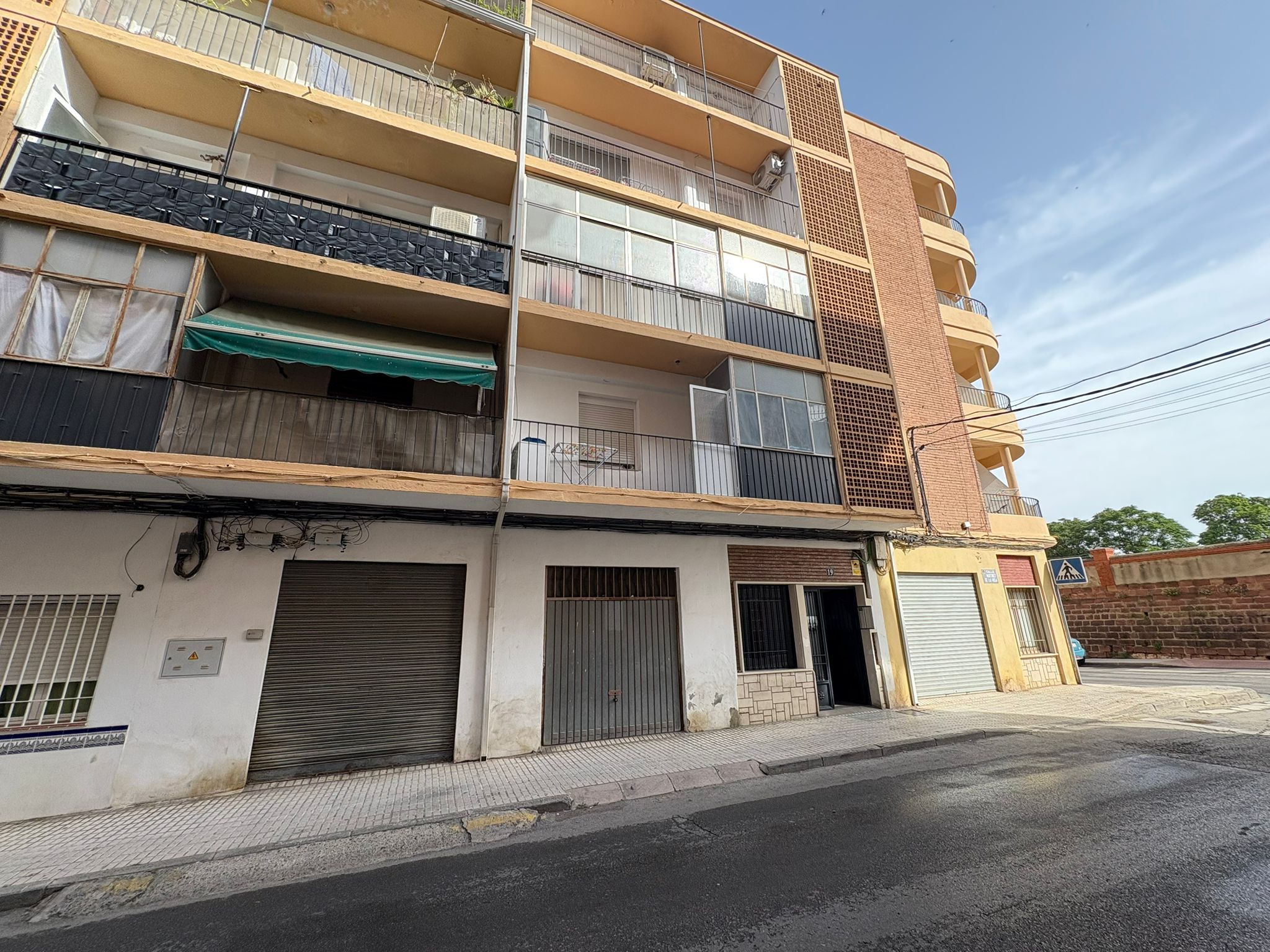 Vista exterior de Piso en venta en Linares