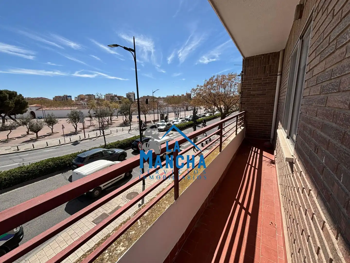 Außenansicht von Wohnung zur Miete in Albacete mit Heizung, Terrasse und Abstellraum