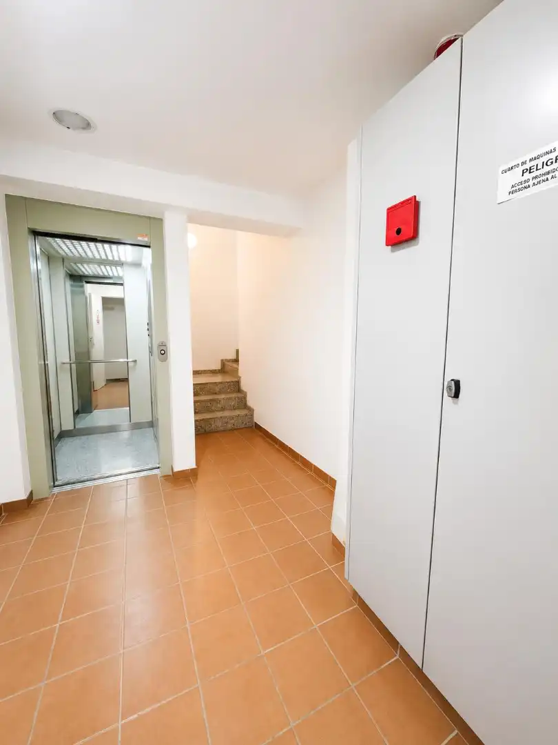 Piso con ascensor en venta en Carrer Narcís Monturiol, imagen 40