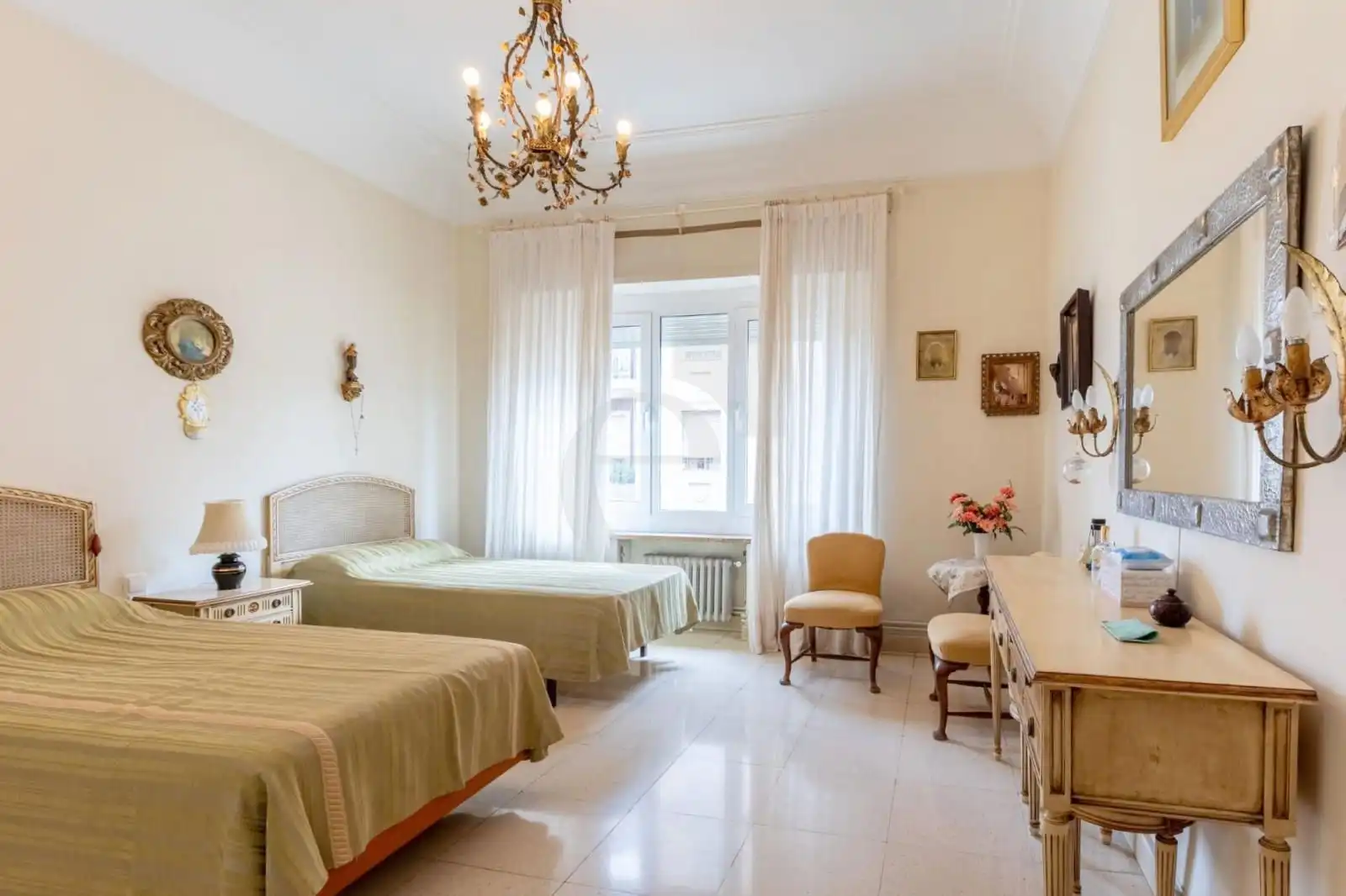 Schlafzimmer von Wohnung zum Verkauf in Valencia mit Klimaanlage, Terrasse und Abstellraum