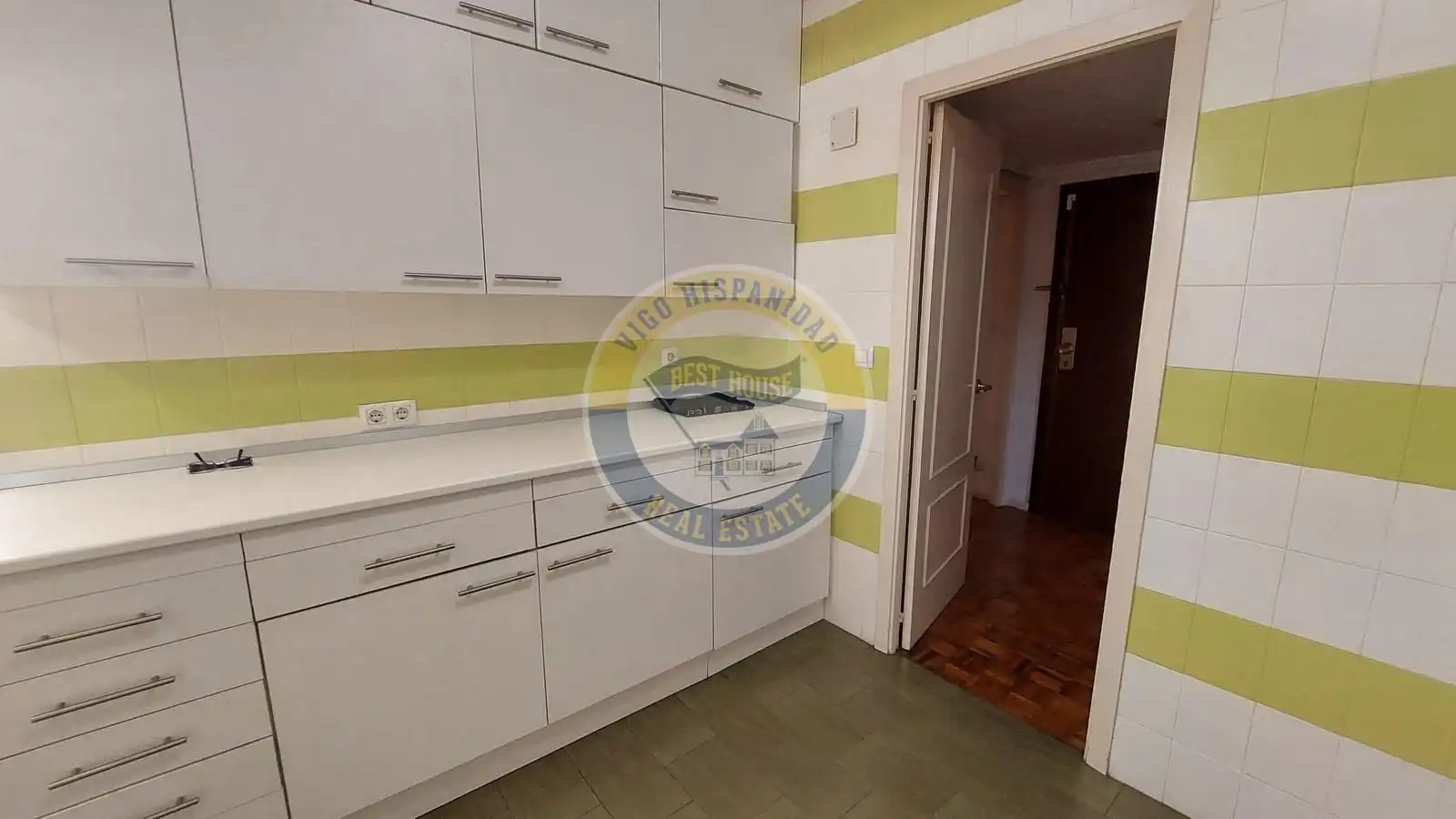 Kitchen of Flat for sale in Vigo   with Heating, Terrace and Storage room