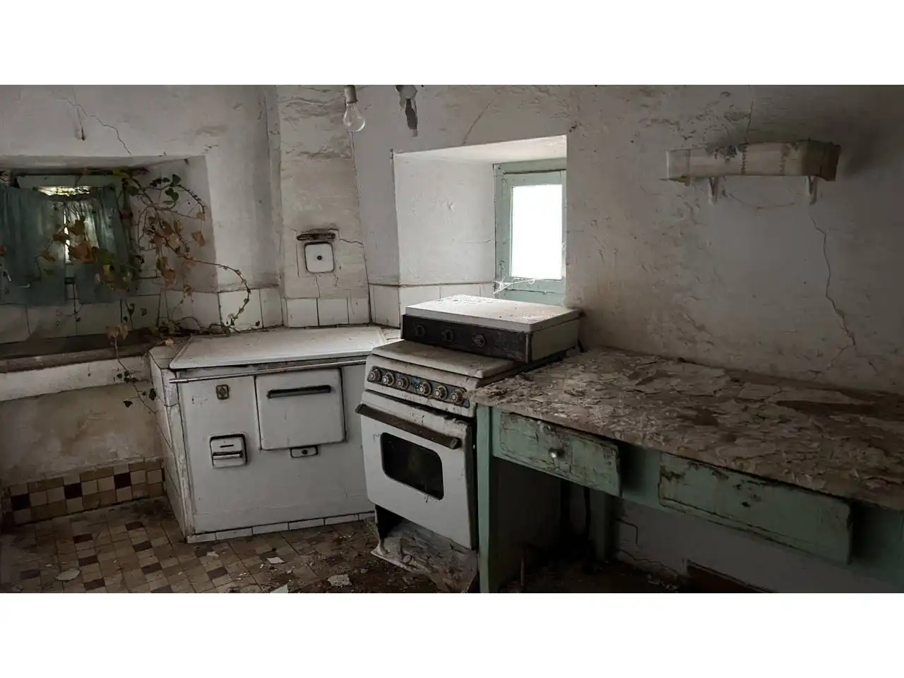 Kitchen of Houses for sale in Espinosa de los Monteros