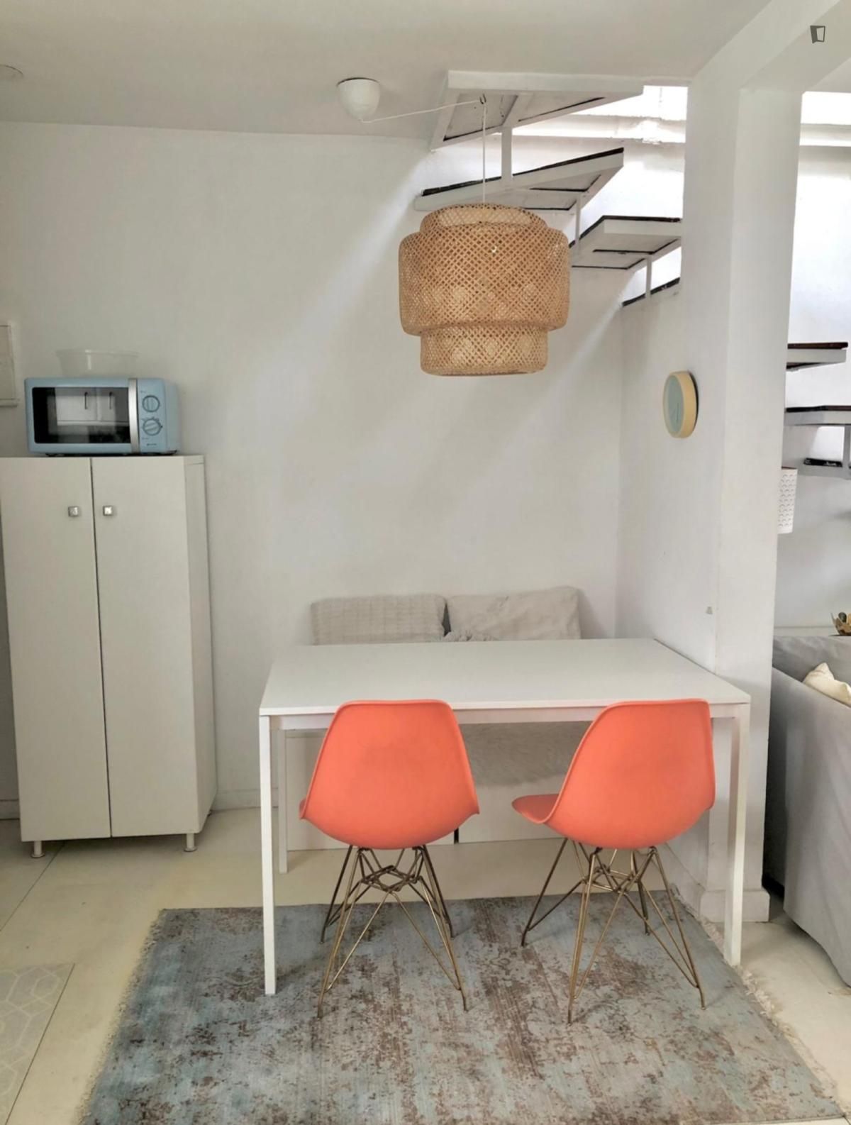 Habitación de Apartamento de alquiler en  Madrid Capital con Aire acondicionado, Amueblado y Horno