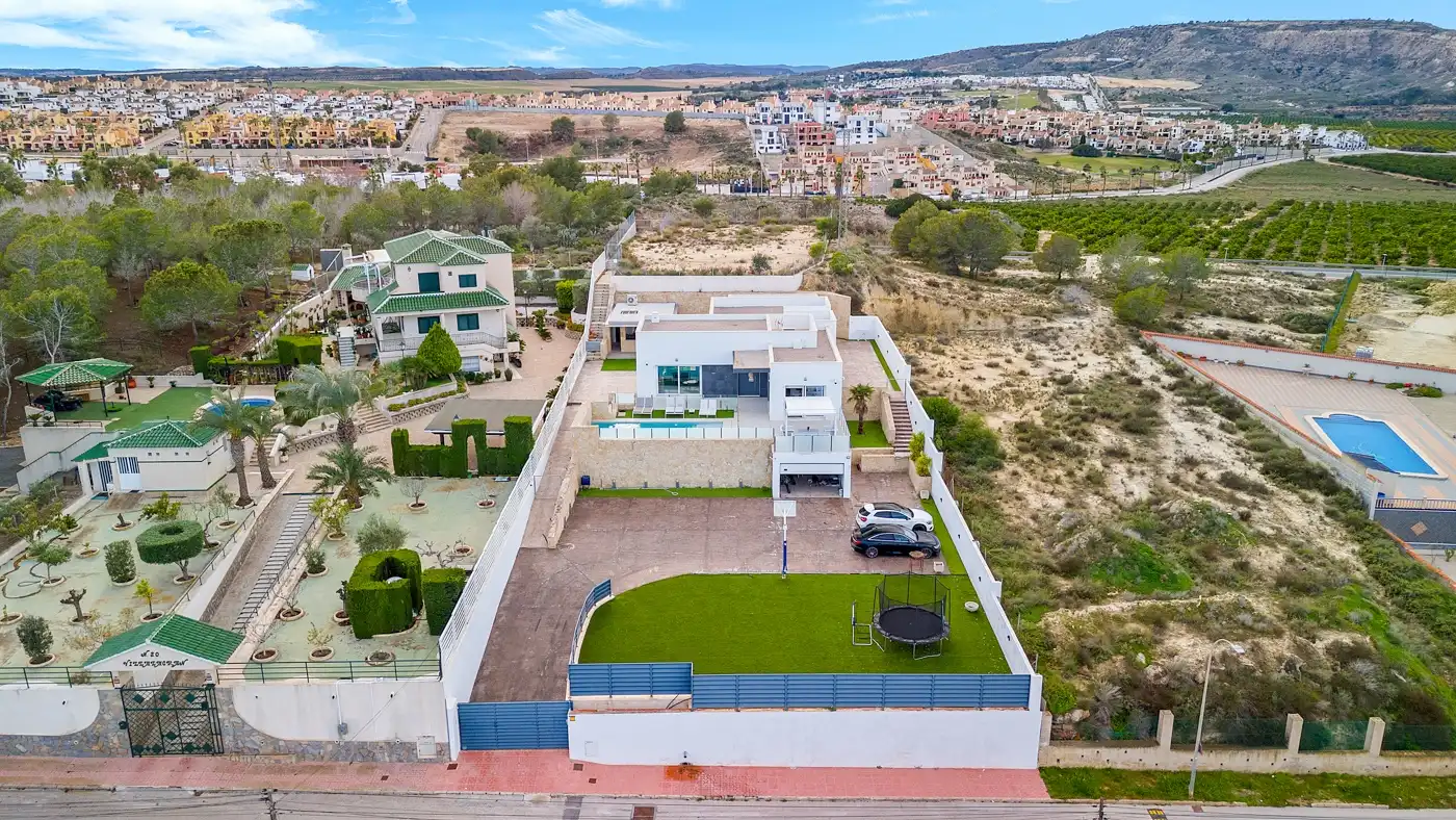 Villa avec piscine à vendre à Almoradí