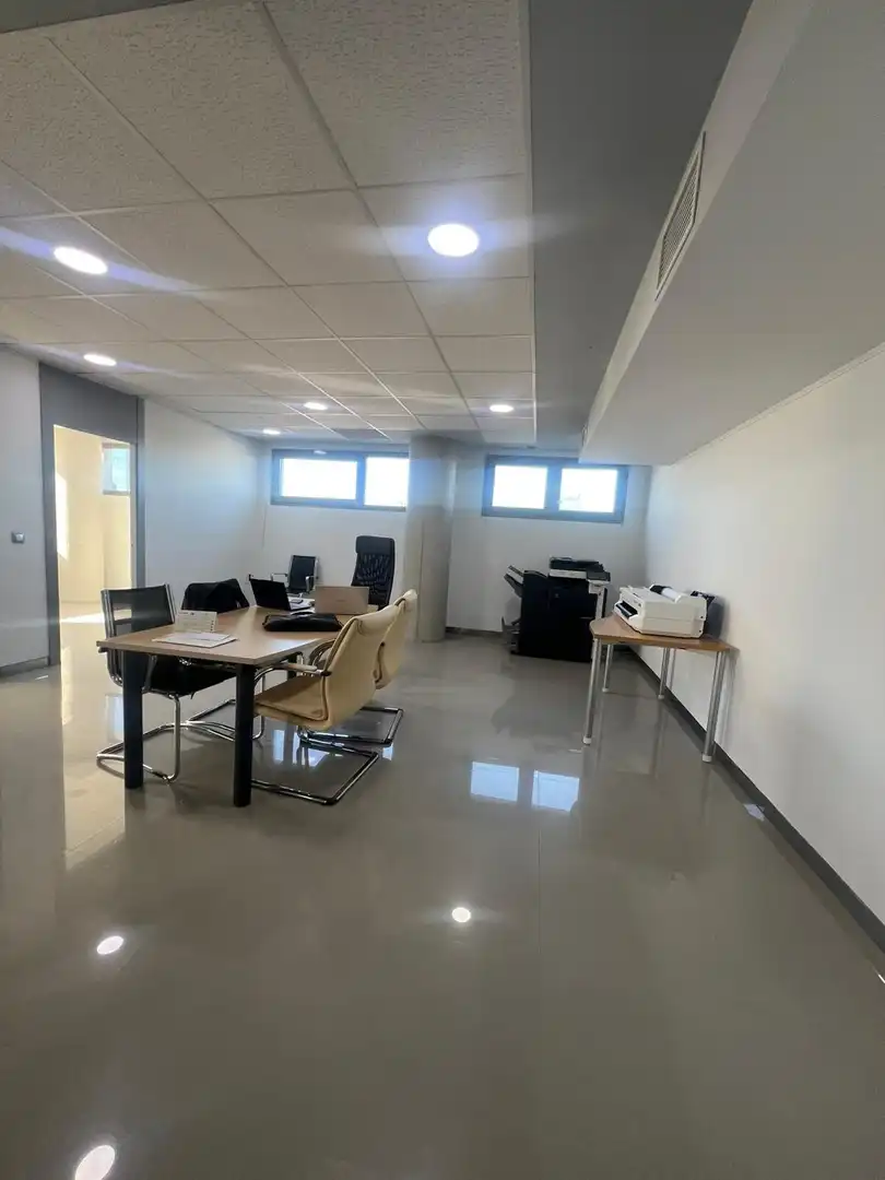 Oficina de lloguer en Murcia amb Traster