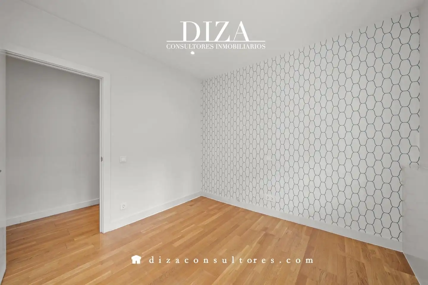 Schlafzimmer von Wohnung zur Miete in Madrid mit Klimaanlage, Heizung und Balkon