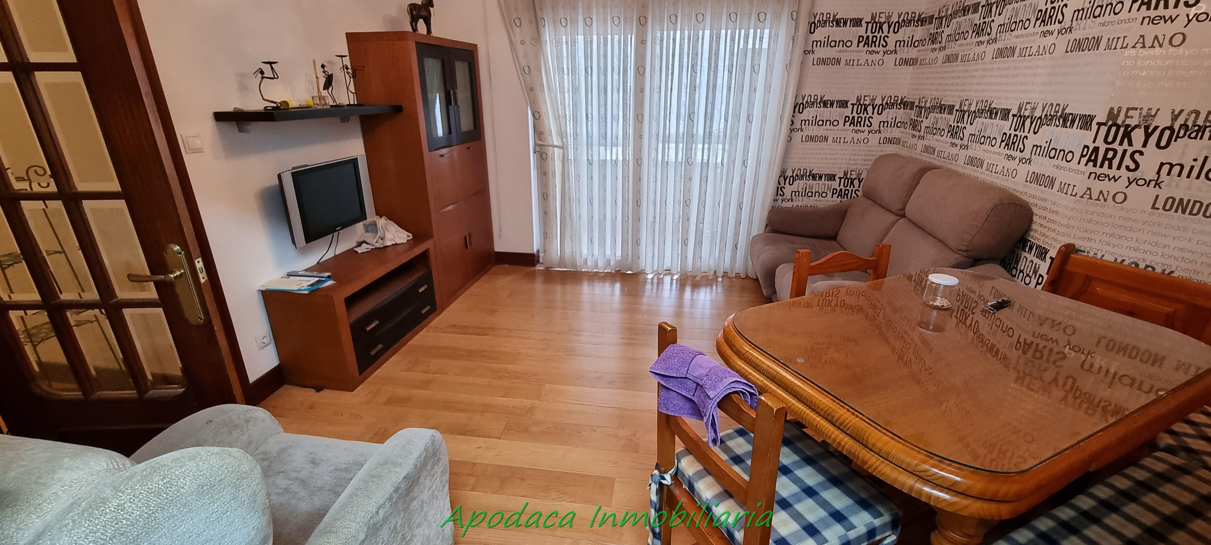 Flat to rent in Calle Pintores Arrúe, Ibarrekolanda