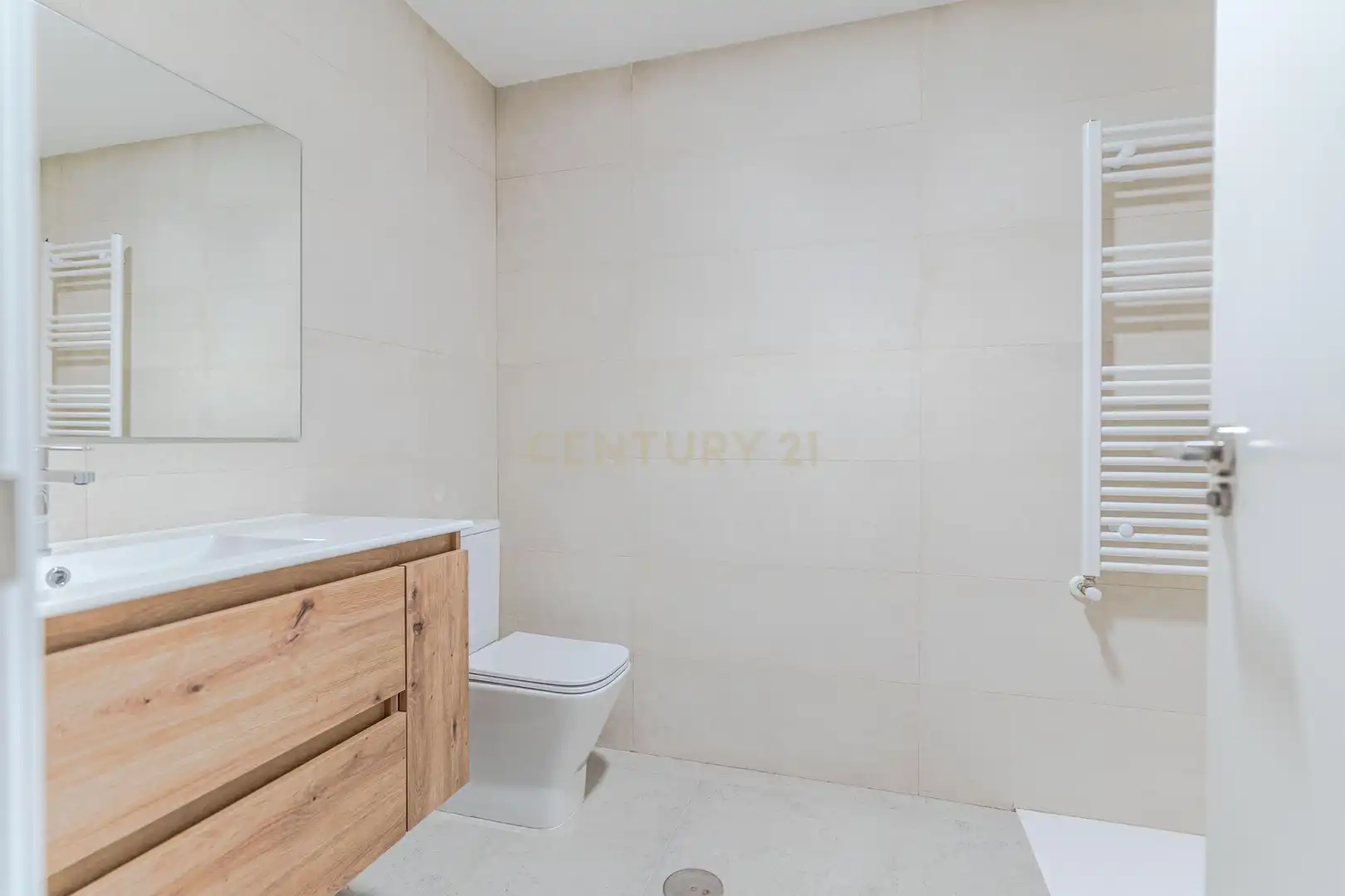 Bathroom of Apartments for sale in Atarfe  with Balcony and Community pool