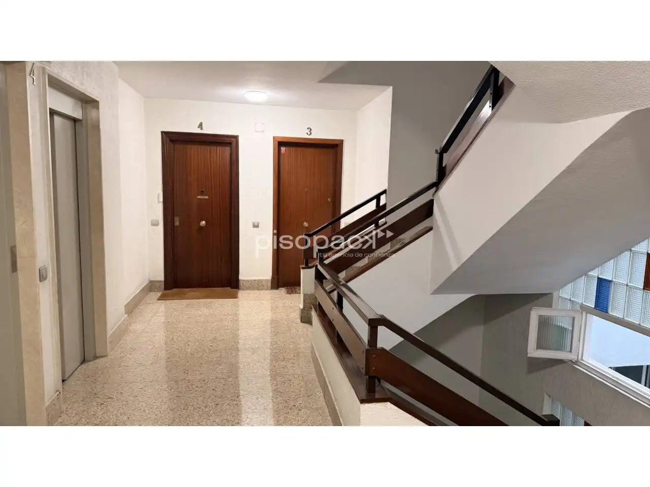 Piso en venta en  Pamplona / Iruña con Aire acondicionado, Terraza y Trastero