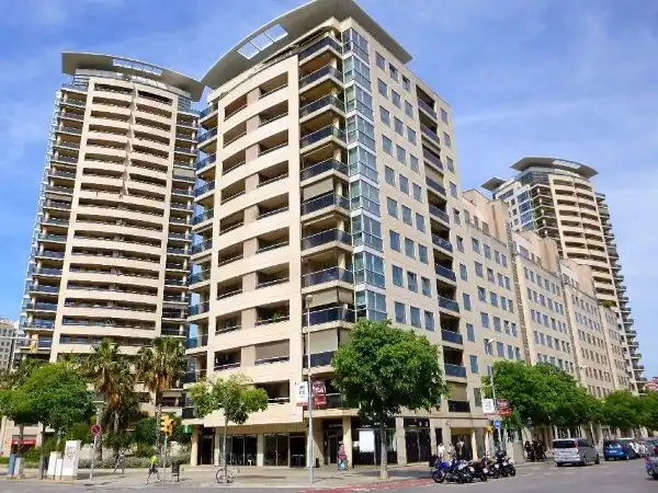 Vista exterior de Àtic en venda en Barcelona amb Aire condicionat, Calefacció i Parquet