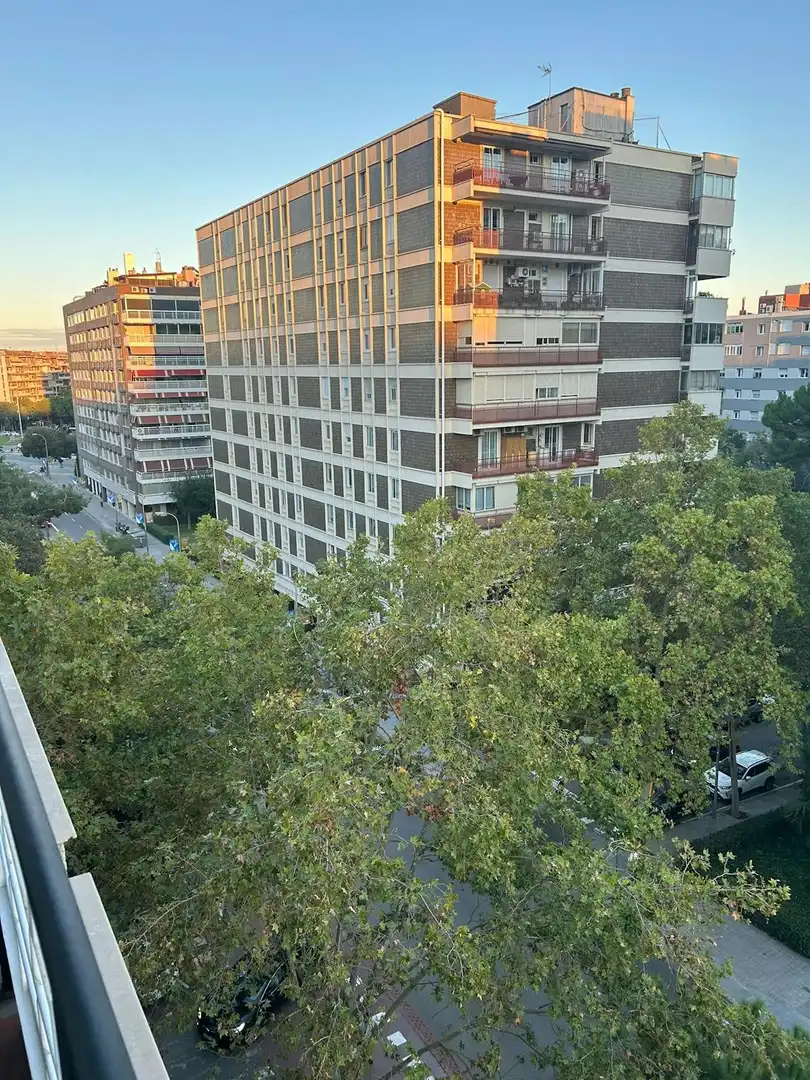 Vista exterior de Piso para compartir en Barcelona con Calefacción y Lavadora