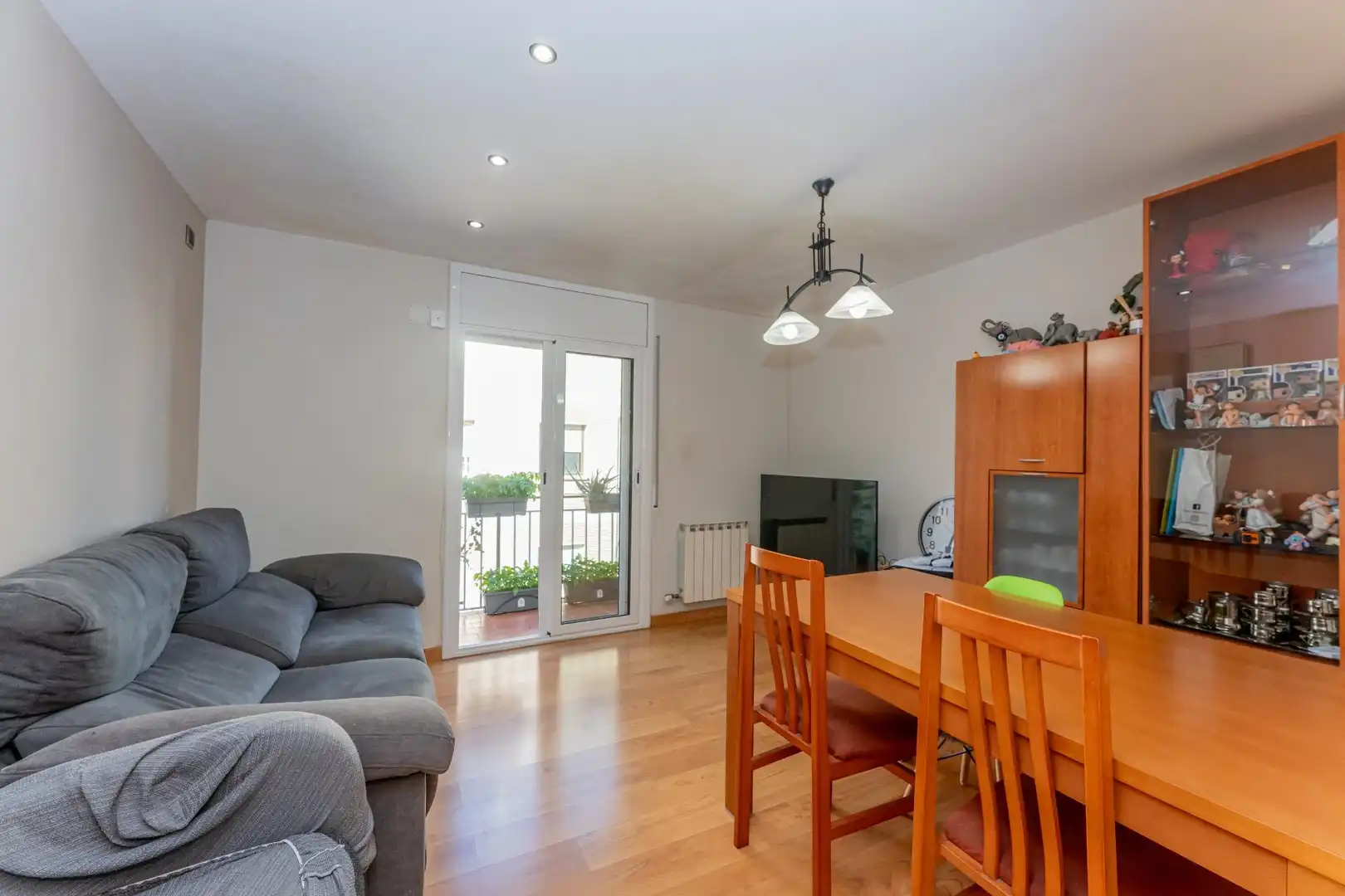 Vista exterior de Piso en venta en Viladecans con Aire acondicionado, Calefacción y Parquet