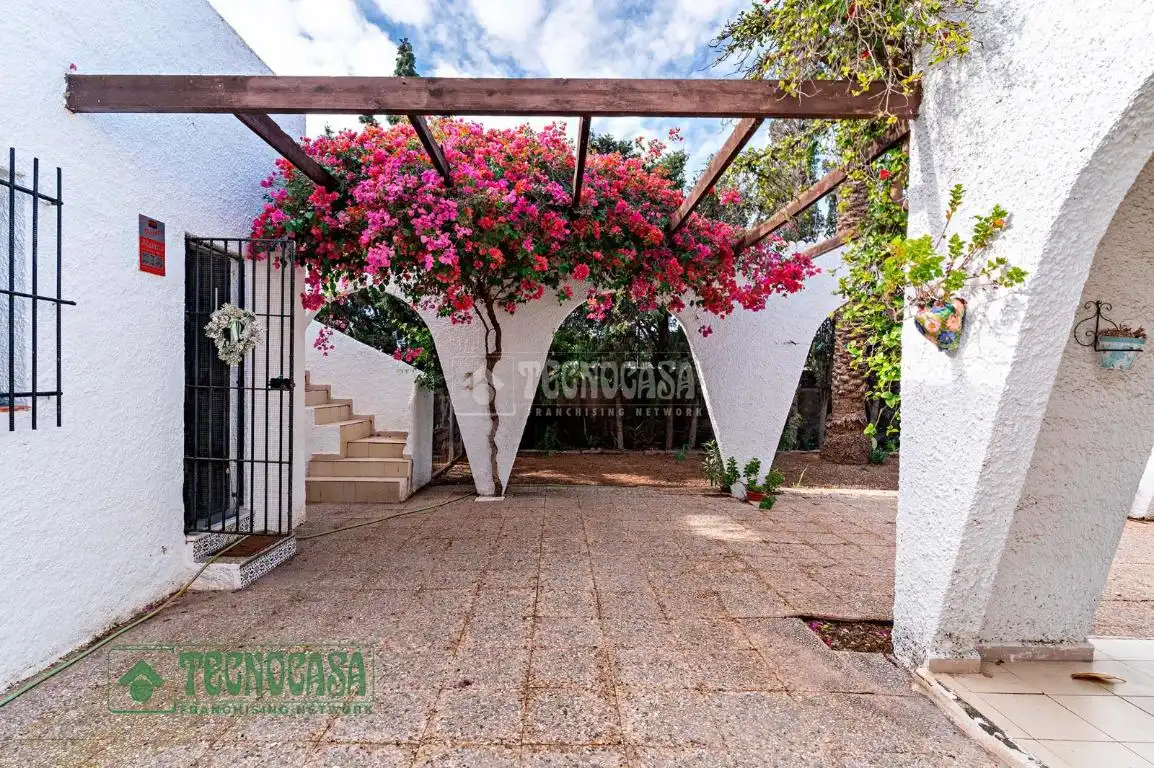 Garden of Houses for sale in Roquetas de Mar