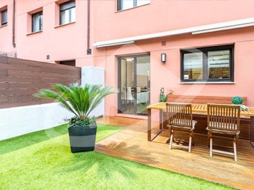 Casa con balcone in vendita a Poble