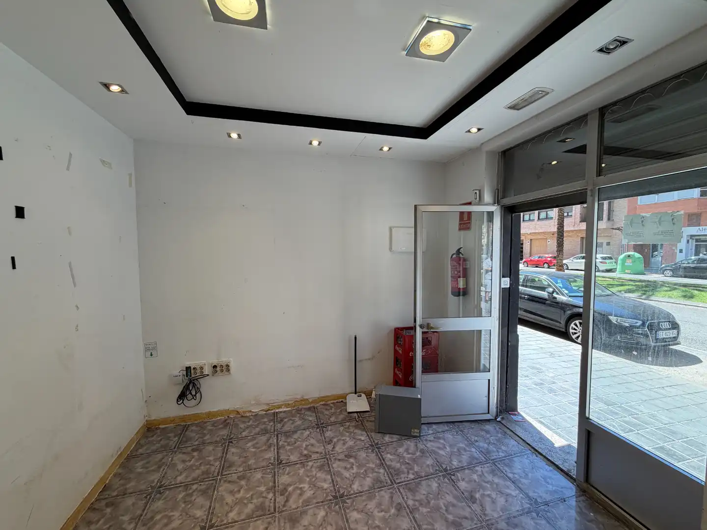 Office for sale in Valencia  with Air Conditioner, Heating and Alarm