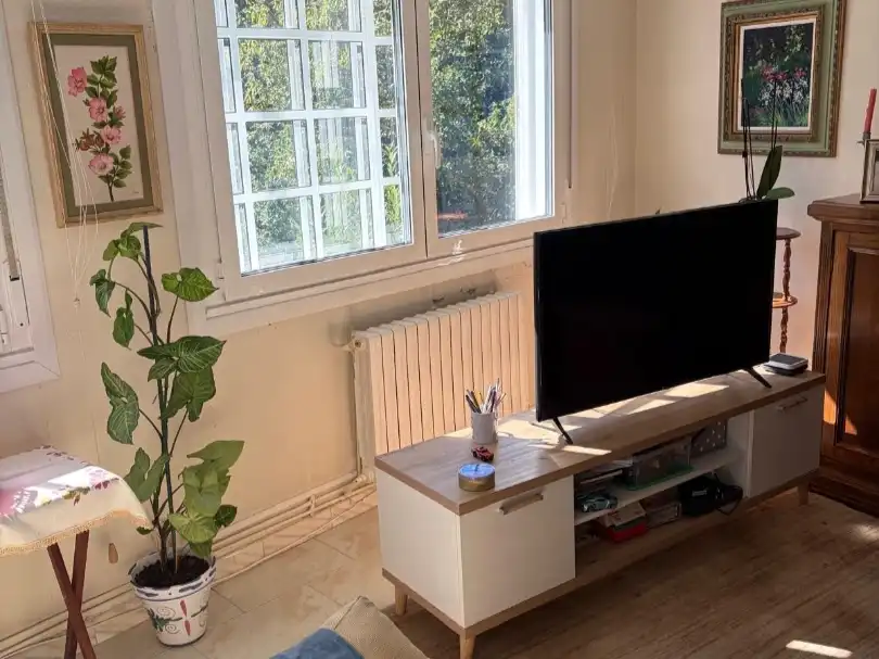 Sala d'estar de Casa o xalet en venda en Chantada amb Calefacció, Jardí privat i Parquet