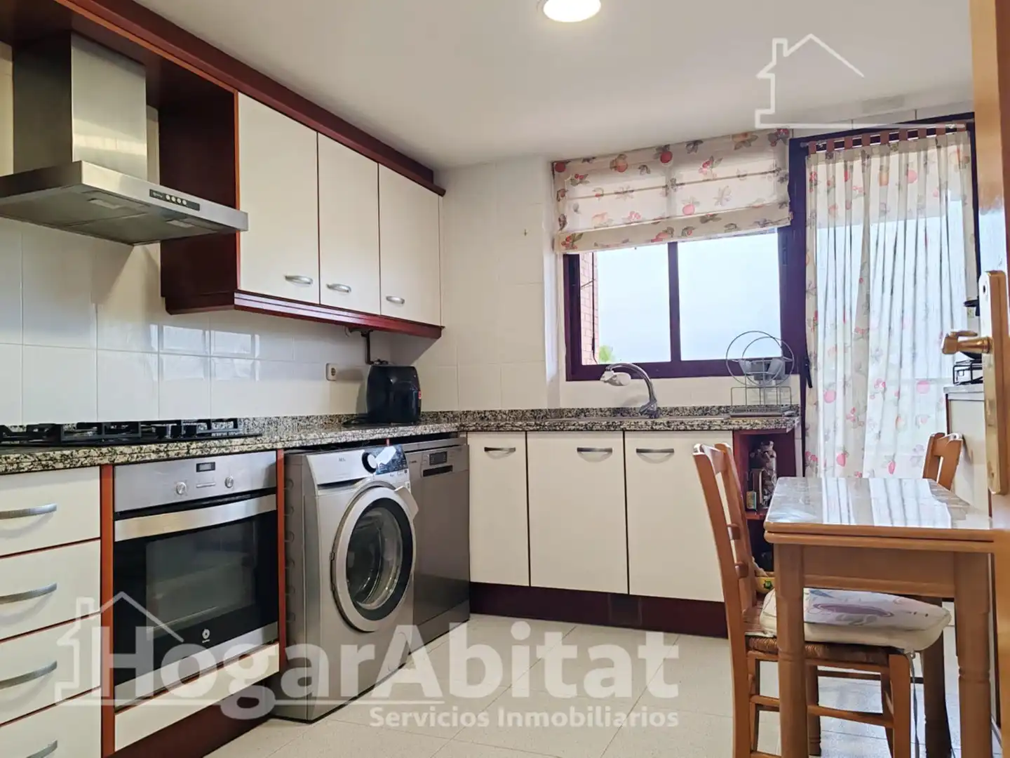 Flat with terrace for sale in Avenida Maestro Rodrigo, imagen 3