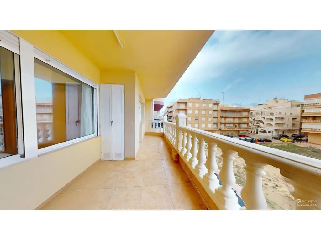 Vista exterior de Piso en venta en Torrevieja