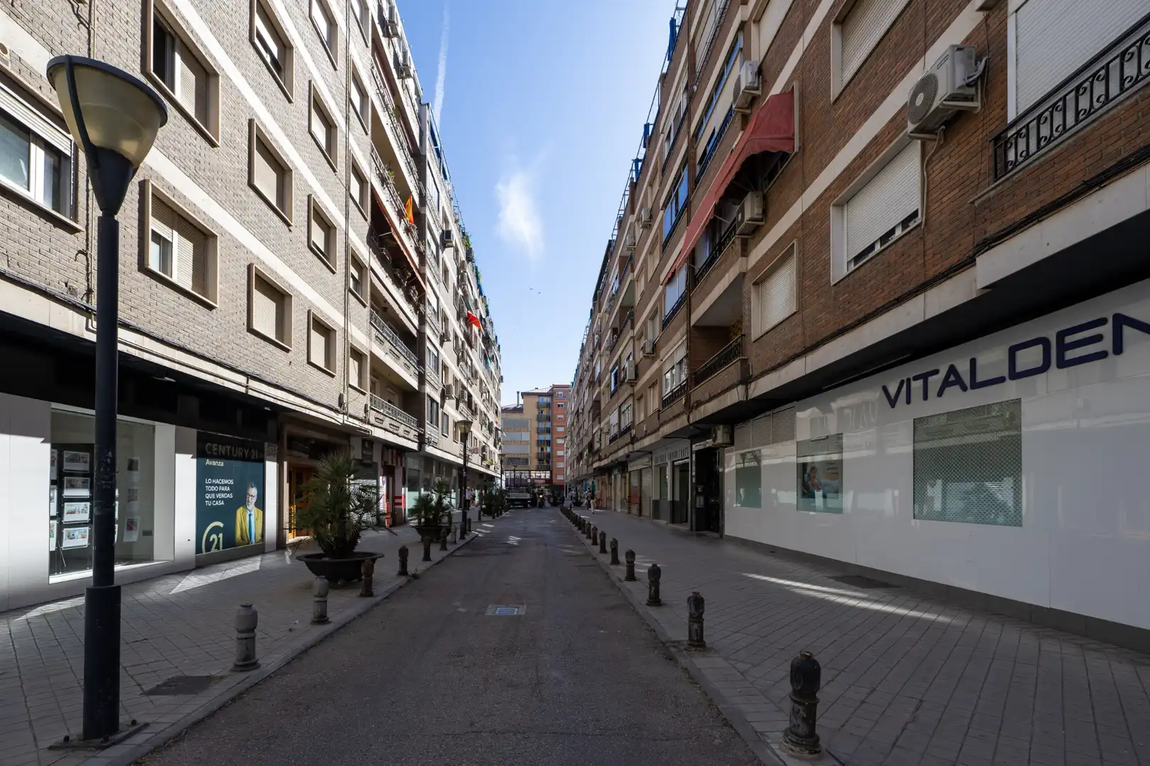 Vista exterior de Pis en venda en Granada amb Calefacció, Traster i Balcó