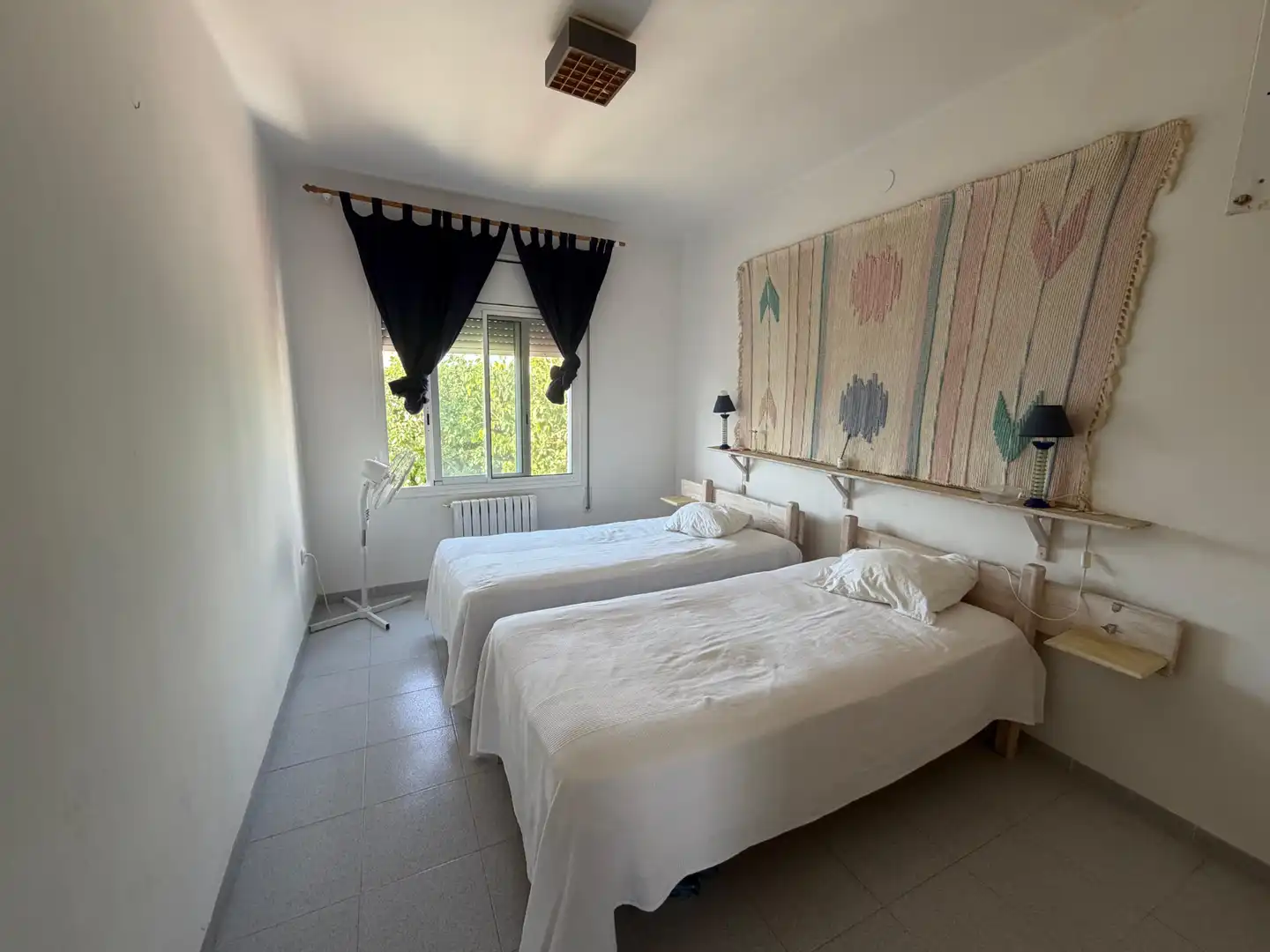 Dormitori de Casa o xalet en venda en Mont-roig del Camp amb Aire condicionat, Calefacció i Jardí privat