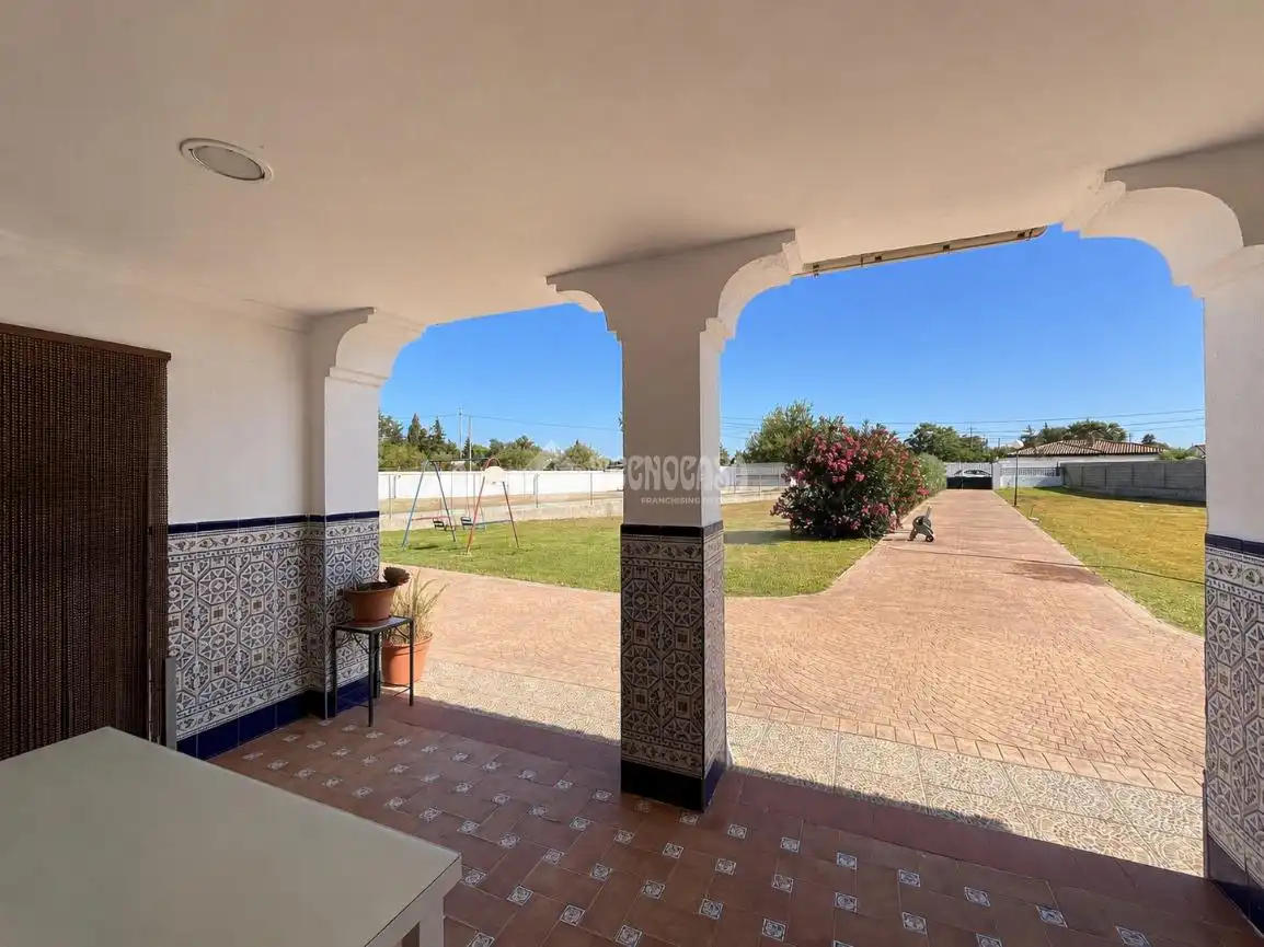 Jardí de Finca rústica en venda en Chiclana de la Frontera amb Terrassa i Moblat