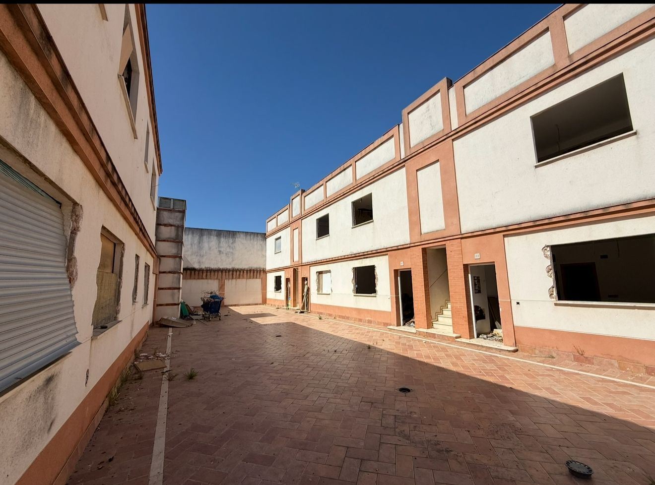 Building for sale in Olivares