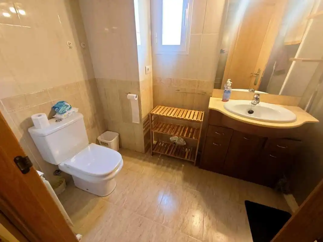 Baño de Casa adosada en venta en Paracuellos de Jiloca con Aire acondicionado, Calefacción y Jardín privado