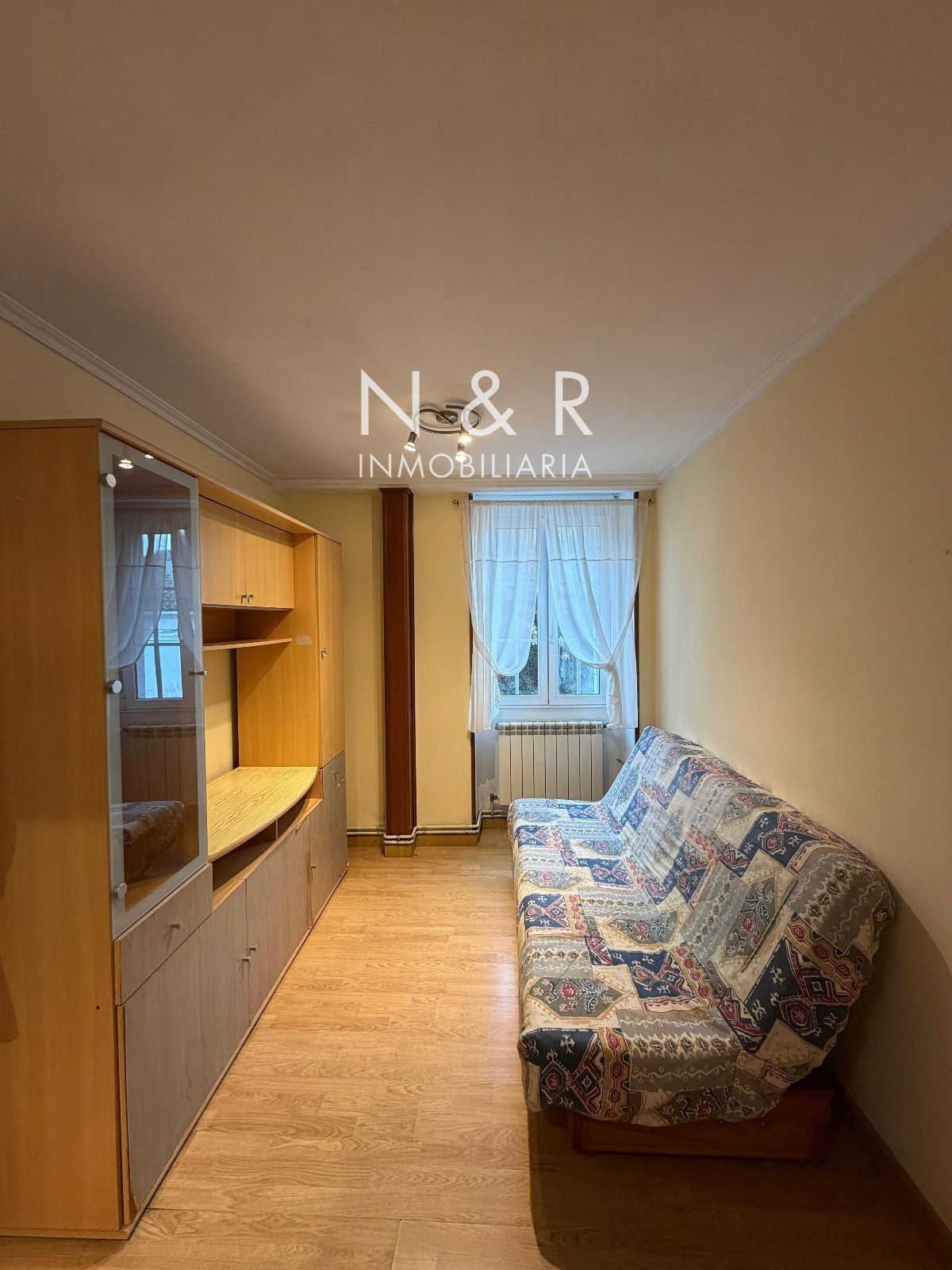 Bedroom of Flat to rent in Santiago de Compostela 