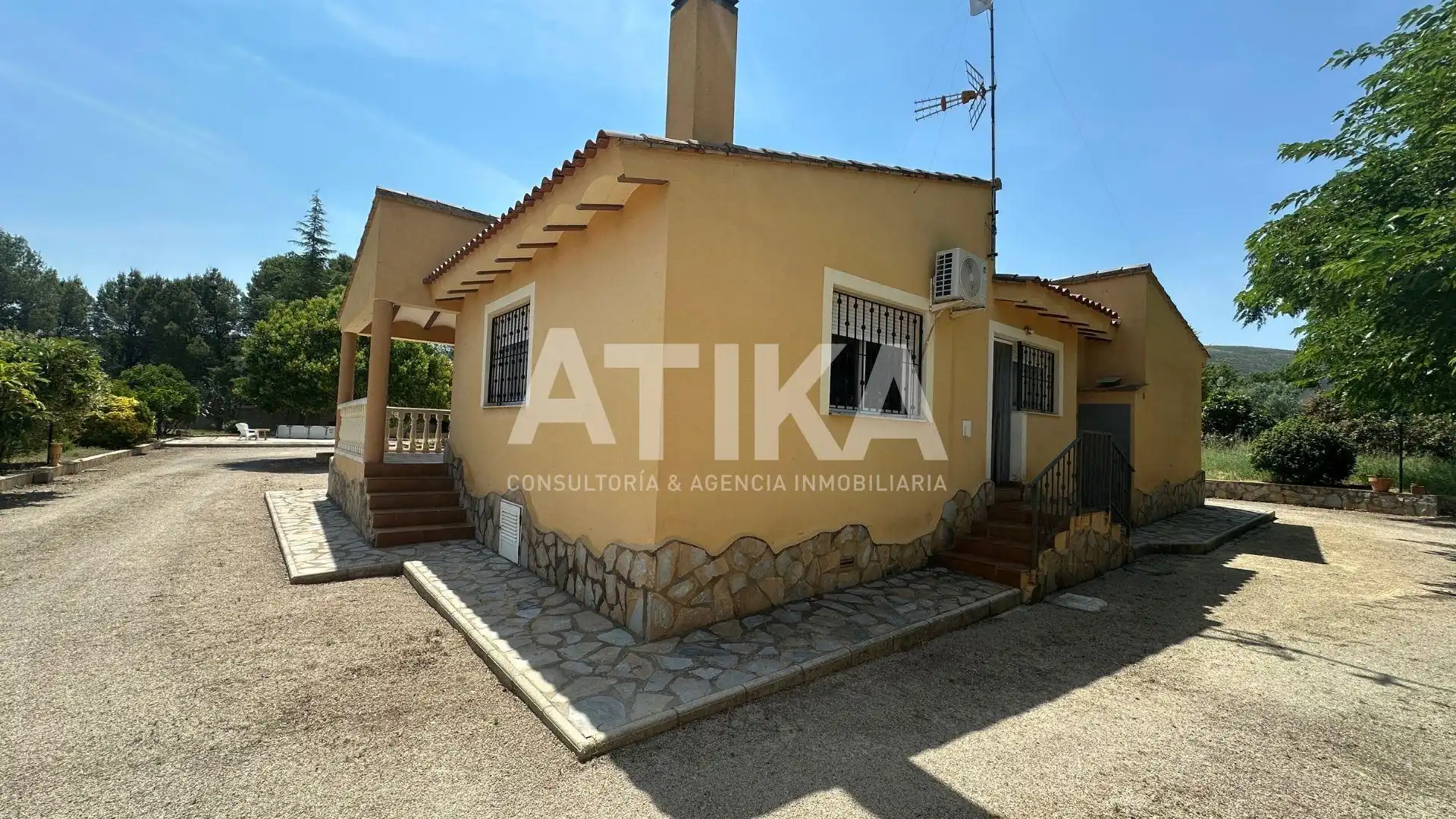 Vista exterior de Casa o chalet en venta en Ontinyent con Aire acondicionado, Jardín privado y Trastero