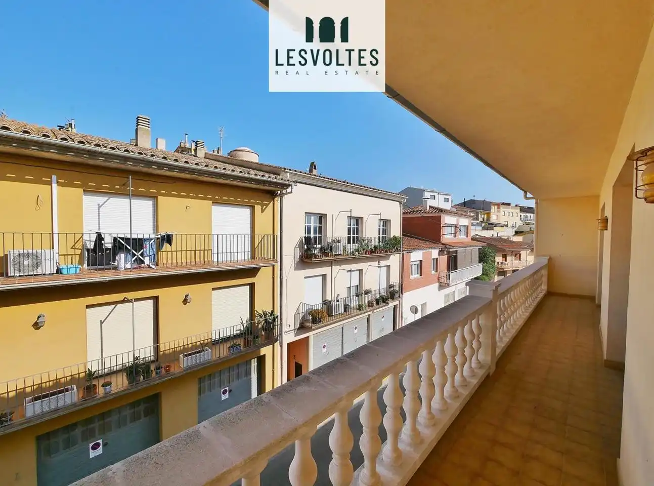 Casa amb terrassa en venda a calle de l'Escut Emporità, imagen 17