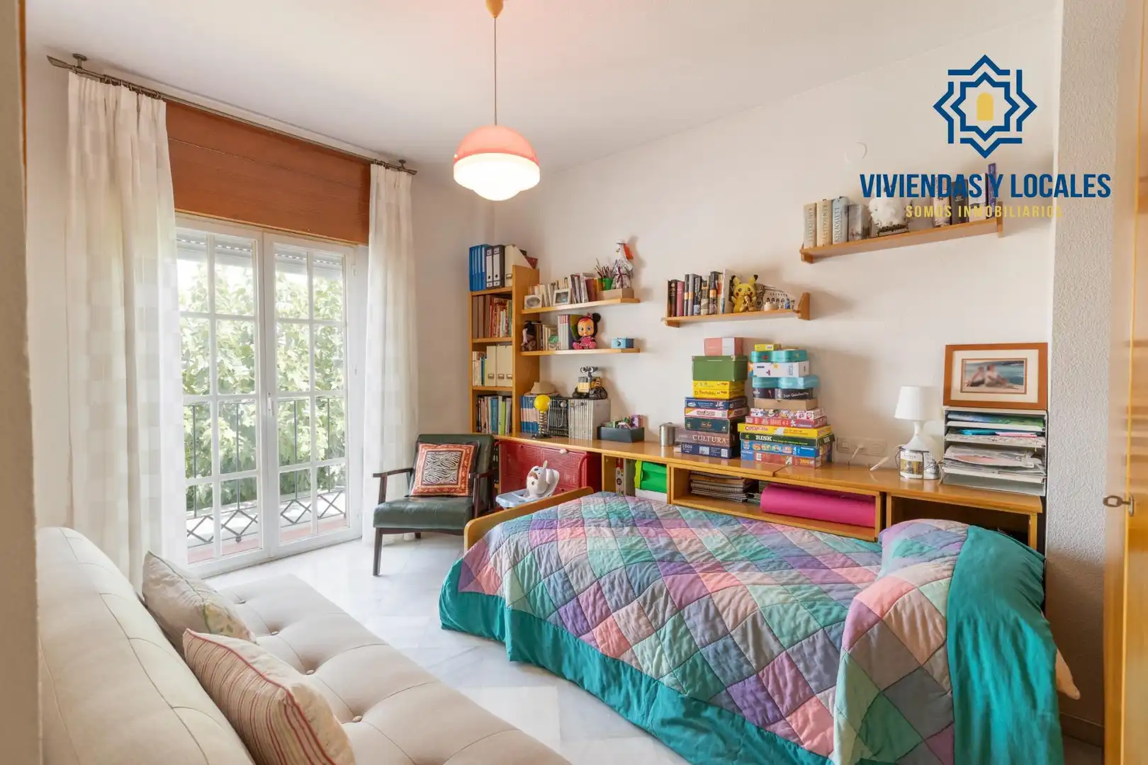 Habitación de Casa o chalet en venta en La Zubia con Aire acondicionado, Calefacción y Jardín privado