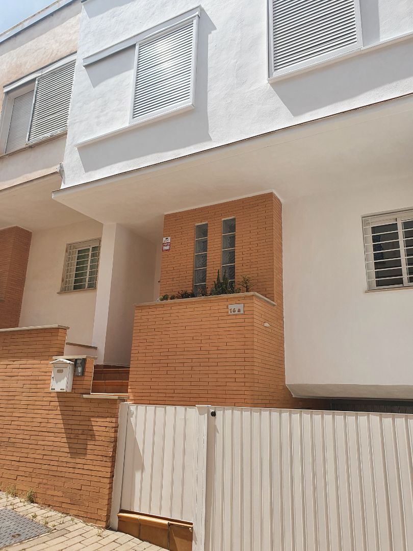 Exterior view of Single-family semi-detached to rent in Cájar  with Air Conditioner, Heating and Parquet flooring