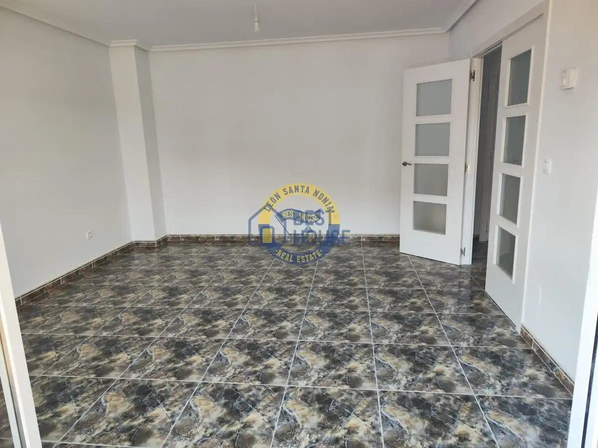 Flat with lift for sale in Trobajo del Camino, imagen 5