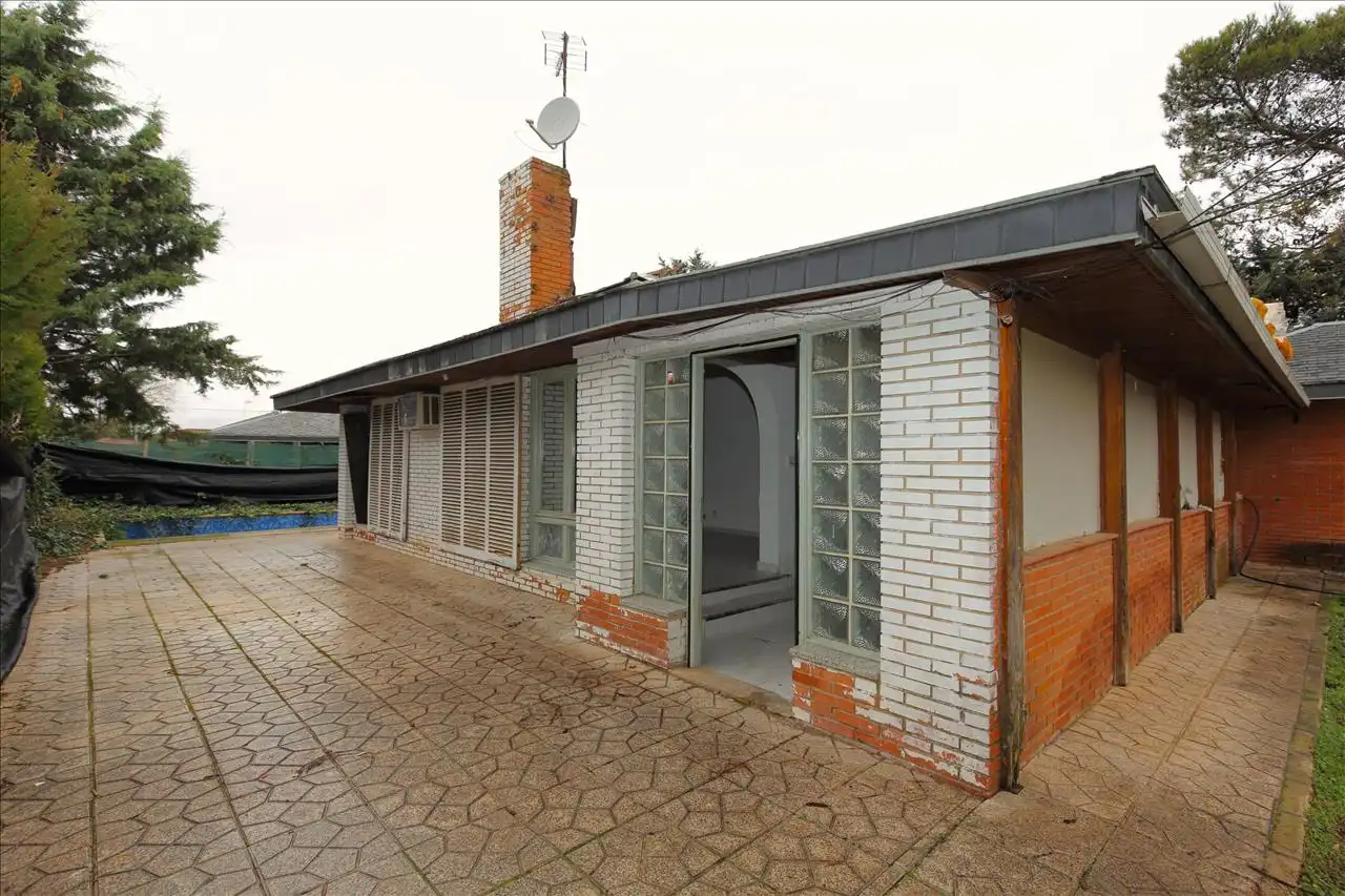 Vista exterior de Casa o chalet en venta en Nuevo Baztán con Piscina