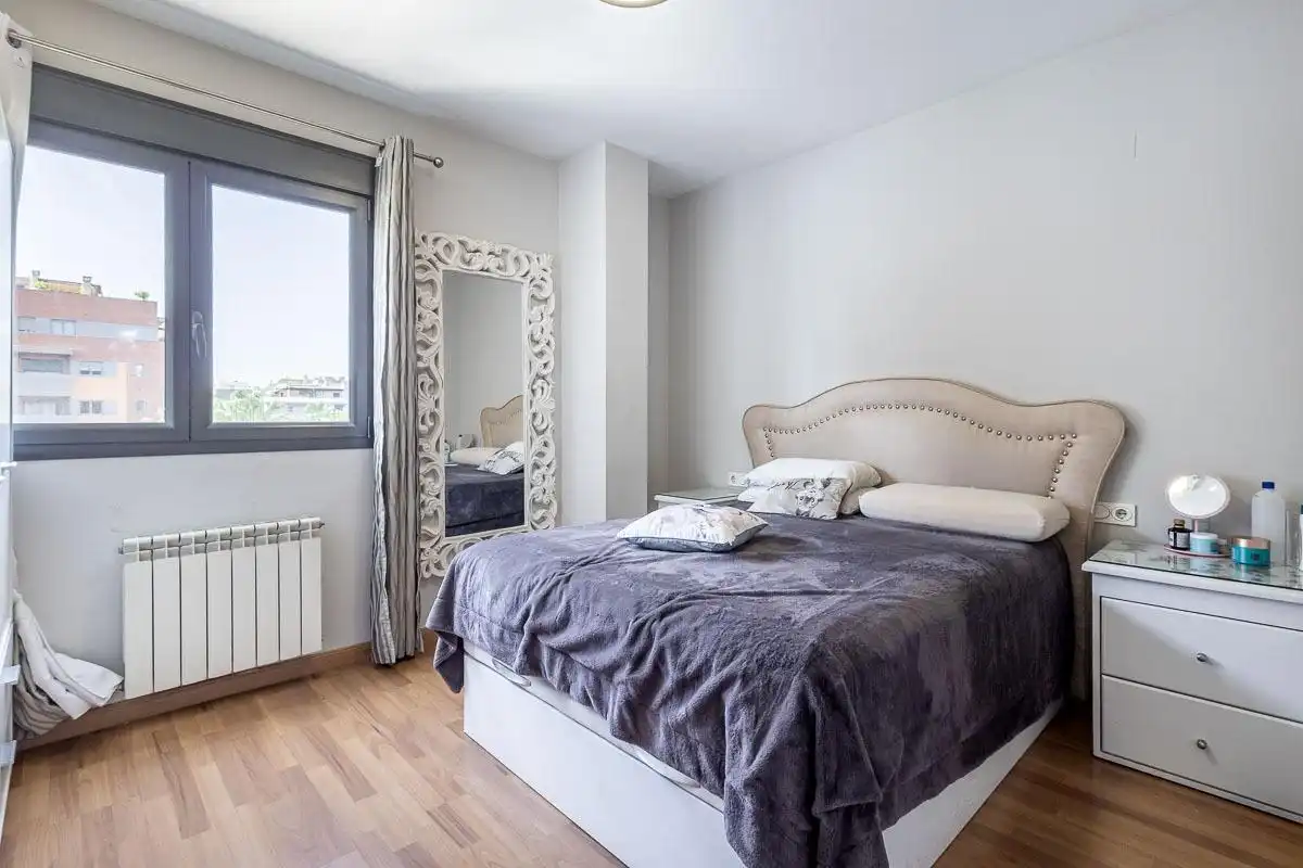 Bedroom of Flat for sale in Granada  with Air Conditioner, Heating and Private garden