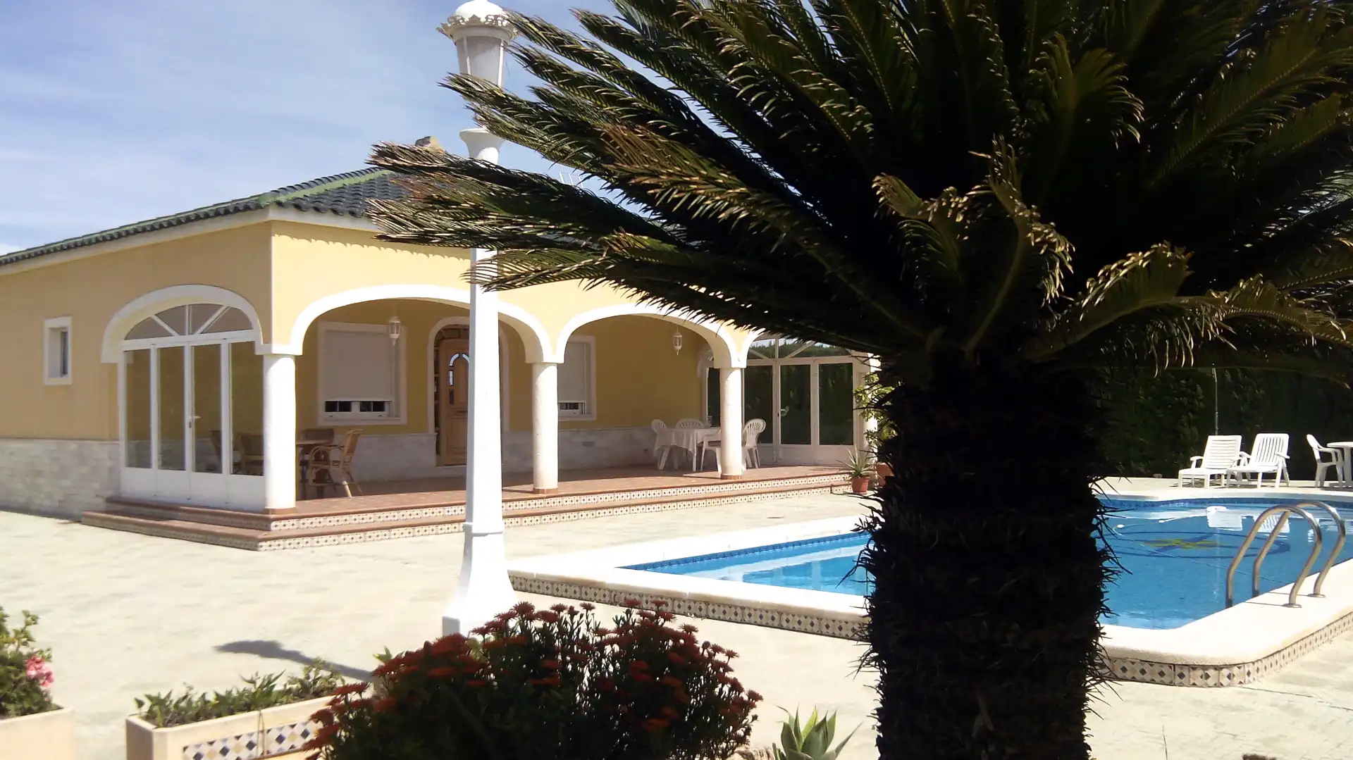 Garden of Houses for rent in Algorós - El Derramador