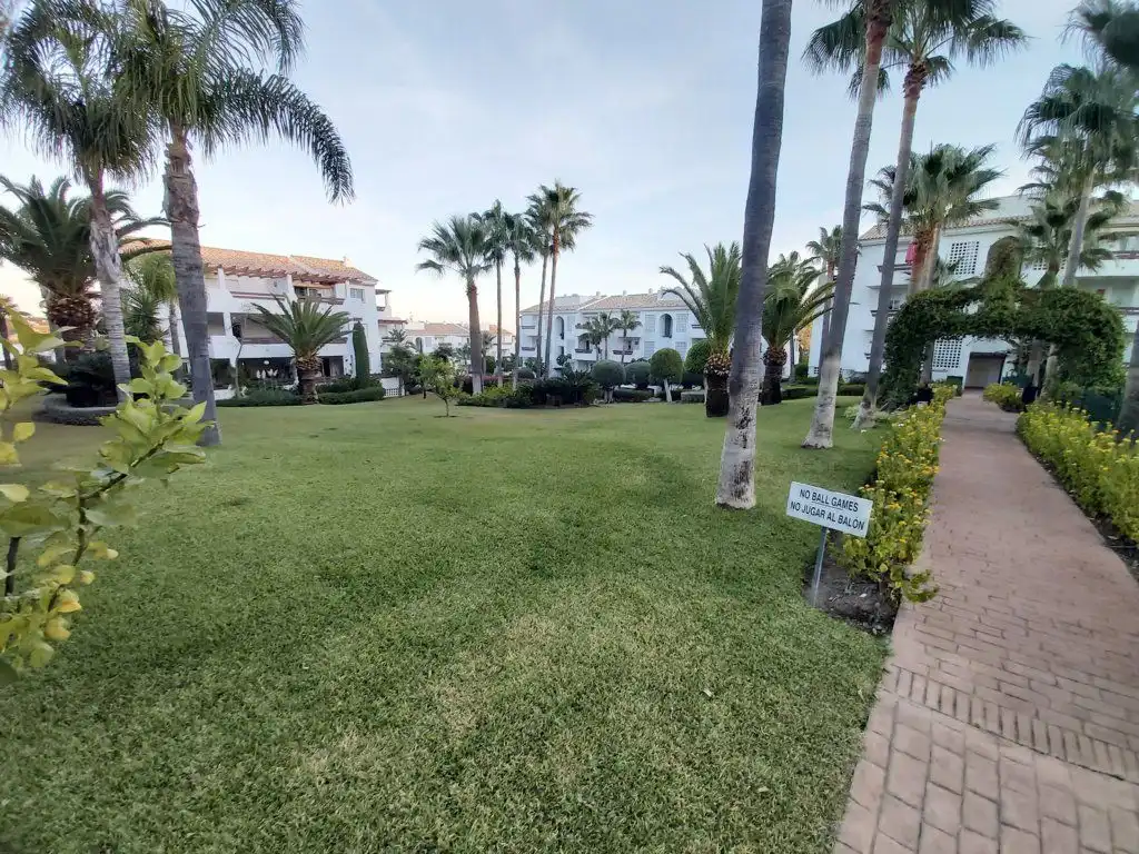 Apartament en venda a Calle los Almendros, La Concha - Resina Golf
