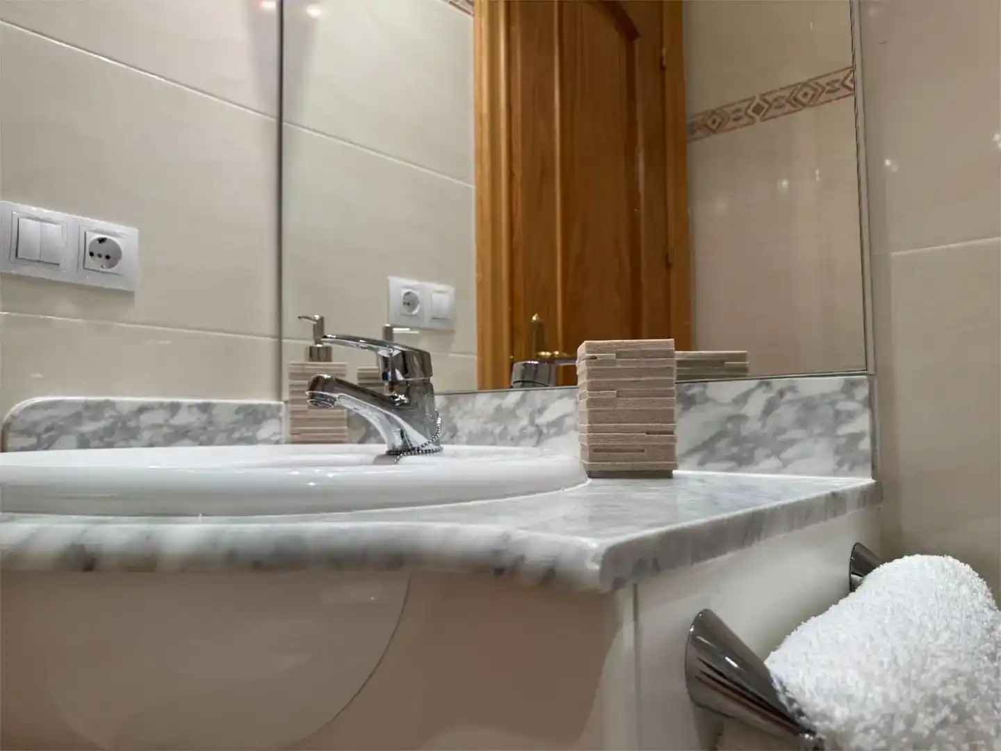 Baño de Piso para compartir en  Logroño con Parquet y Amueblado