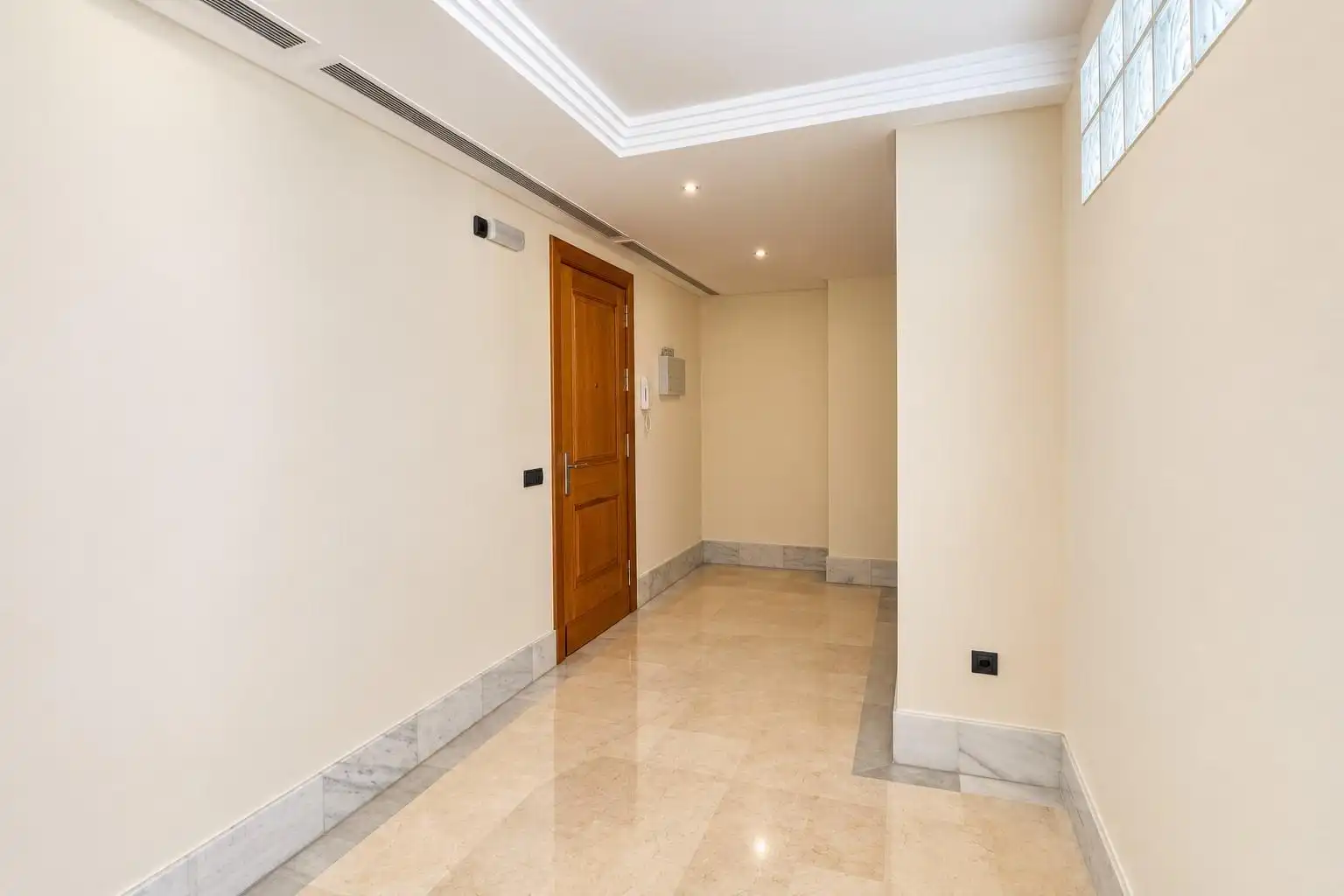 Local comercial en venta en Calle DOLORES IBARRURI, imagen 4