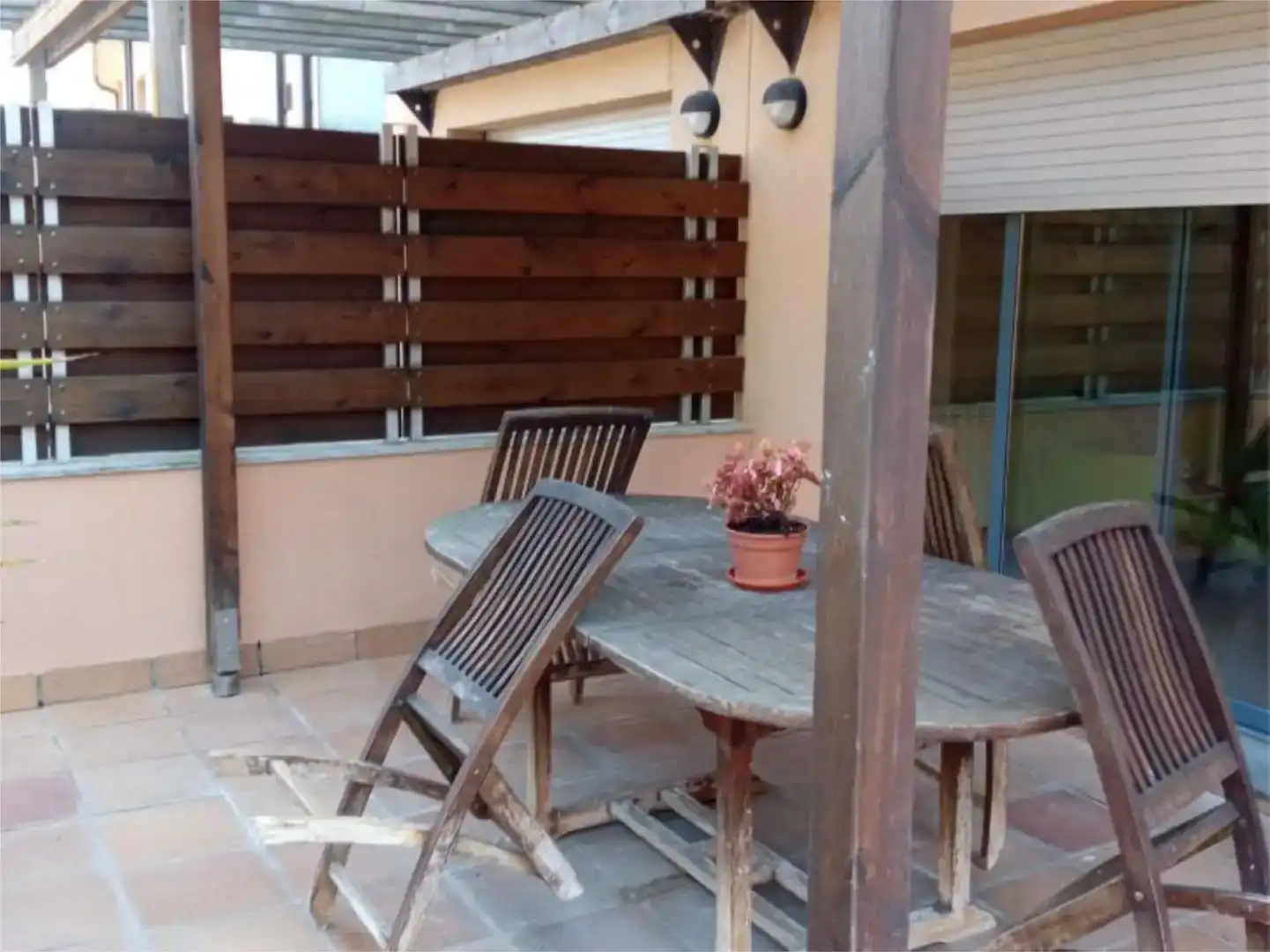 Terrassa de Casa adosada per a compartir en Vallirana amb Parquet, Piscina i Moblat