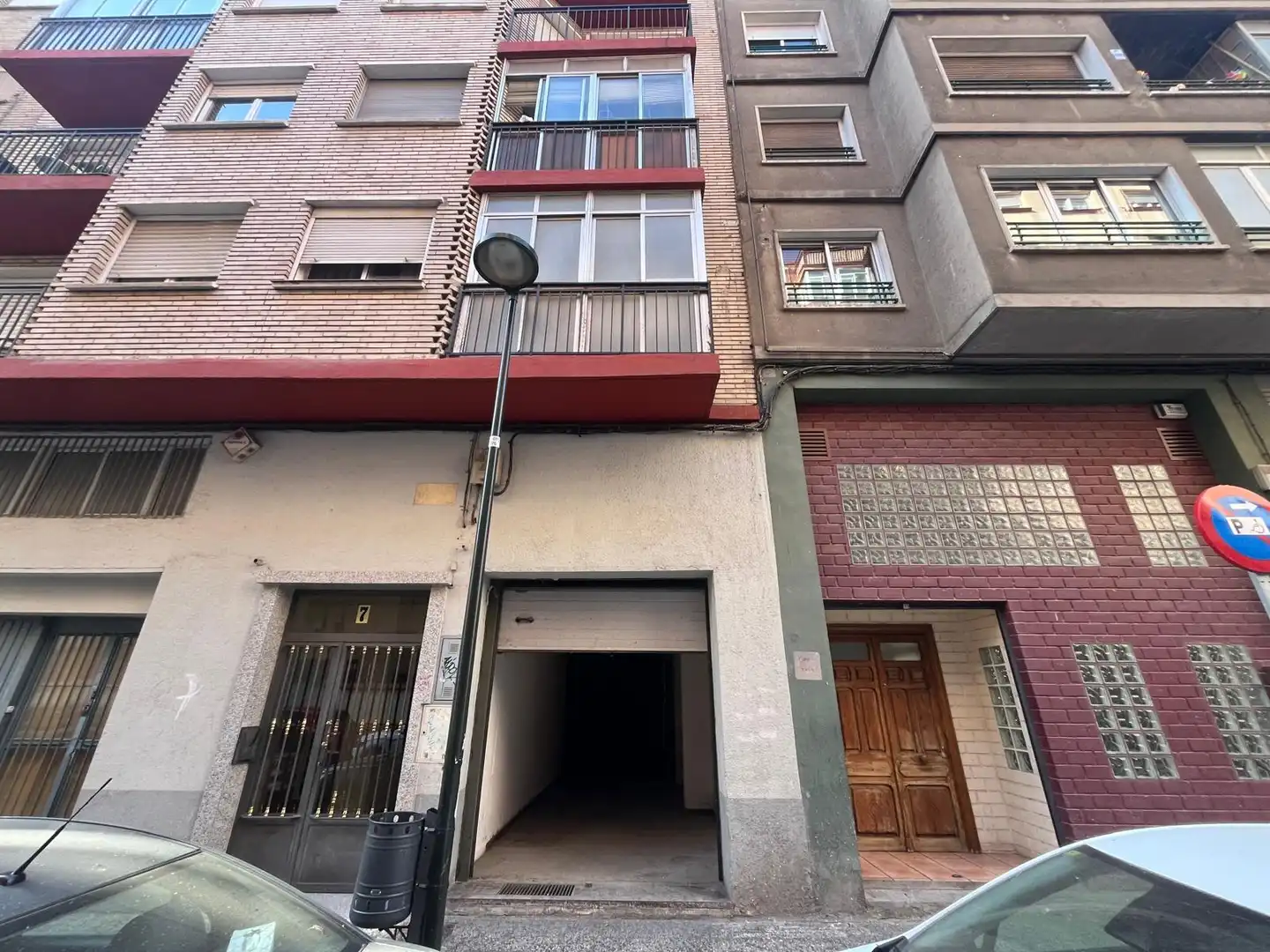 Exterior view of Commercial properties for sale in Zaragoza