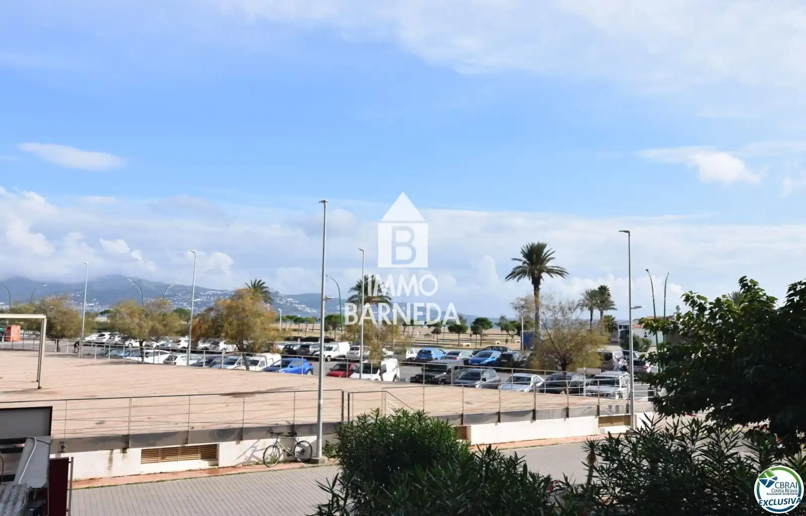 Vista exterior de Pis en venda en Empuriabrava amb Aire condicionat, Calefacció i Terrassa