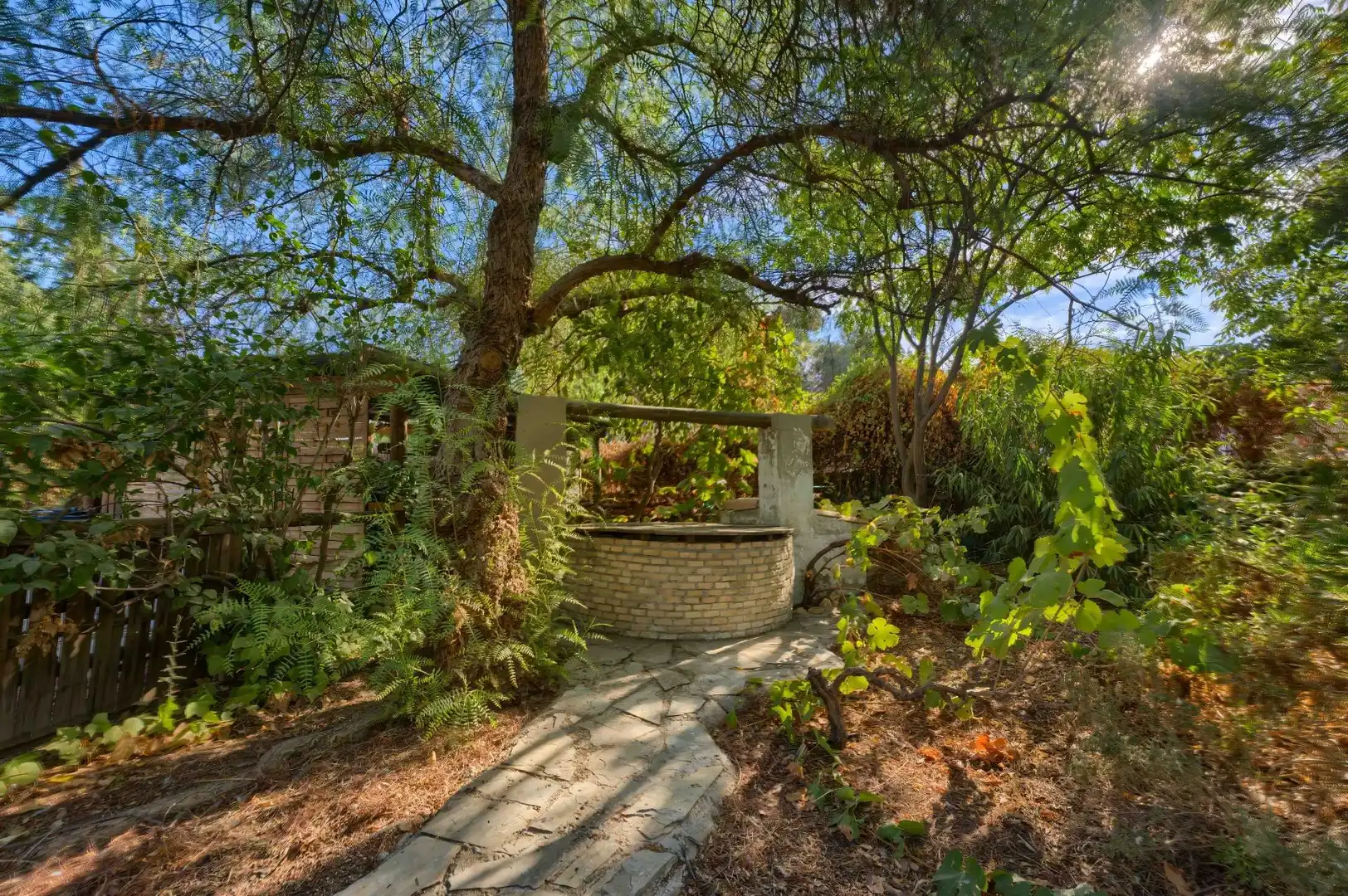 Jardín de Casa o chalet en venta en Sanlúcar la Mayor con Aire acondicionado, Jardín privado y Trastero