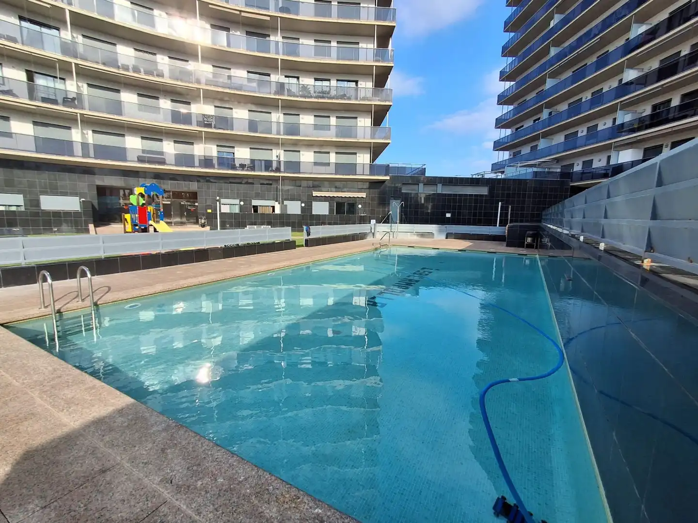 Schwimmbecken von Wohnung zum Verkauf in L'Ampolla mit Klimaanlage, Heizung und Terrasse