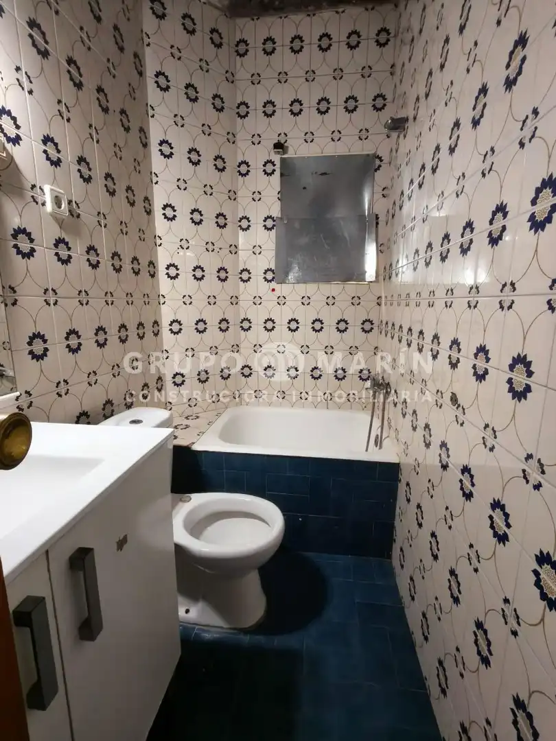 Bathroom of Flat for sale in Badalona  with Balcony