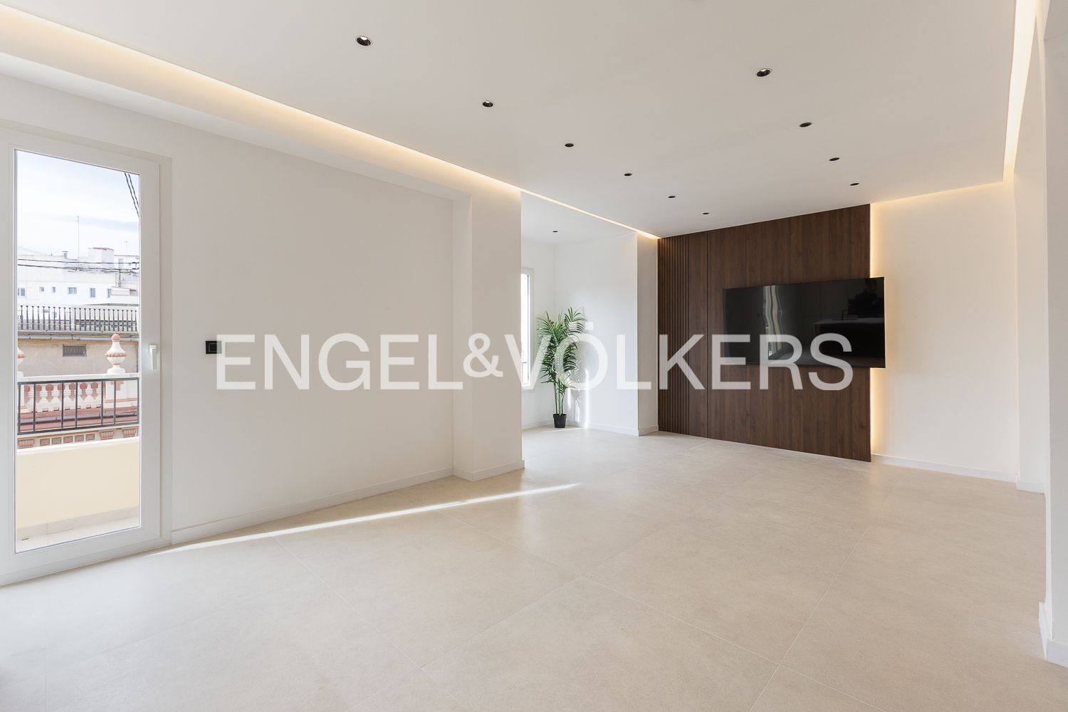 Apartment for sale in  Valencia Capital  with Air Conditioner, Heating and Balcony