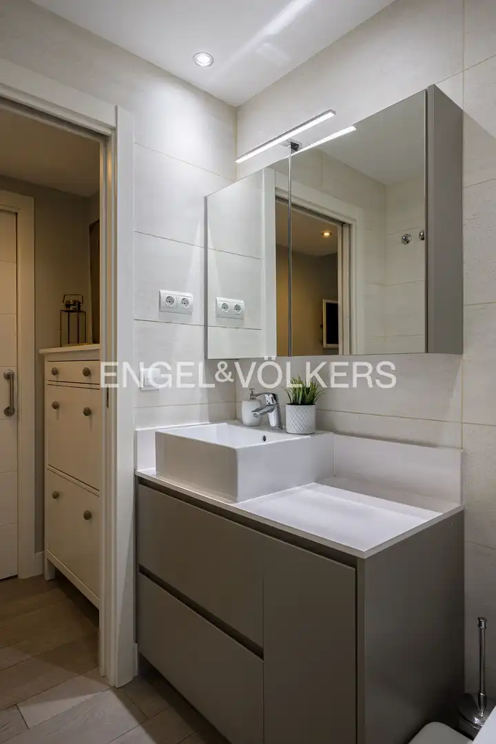 Badezimmer von Dachboden zum Verkauf in Madrid mit Klimaanlage, Heizung und Terrasse